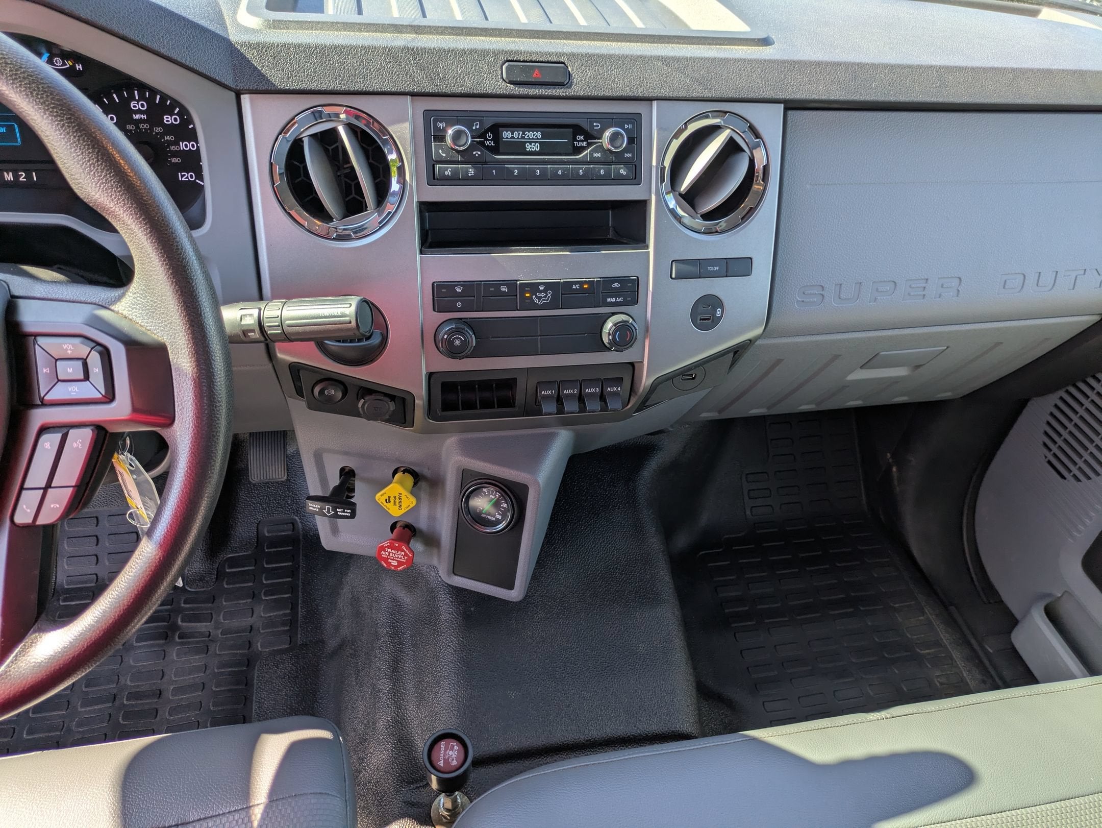 2022 Ford F-750SD Base