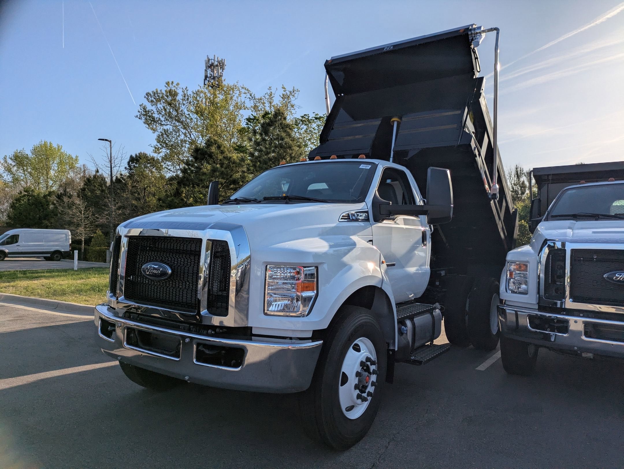 2027 Ford F-750SD Base