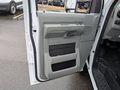 2027 Ford E-Series Cutaway Base