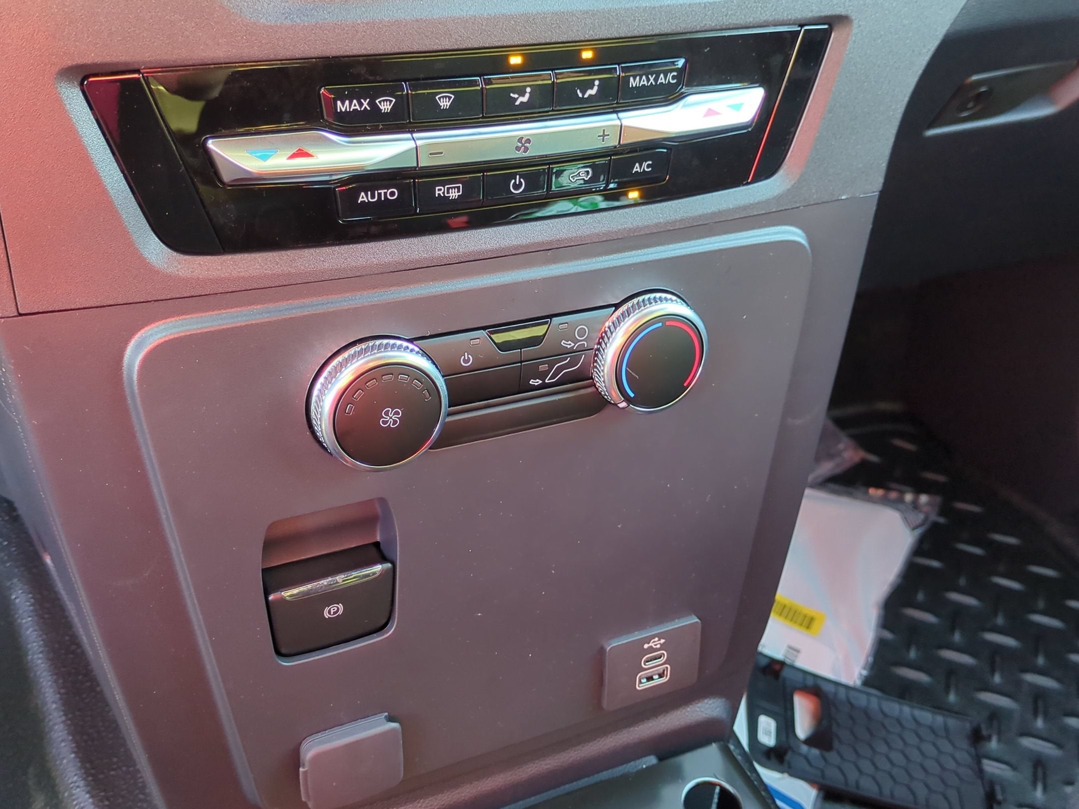2027 Ford Police Interceptor Utility Base