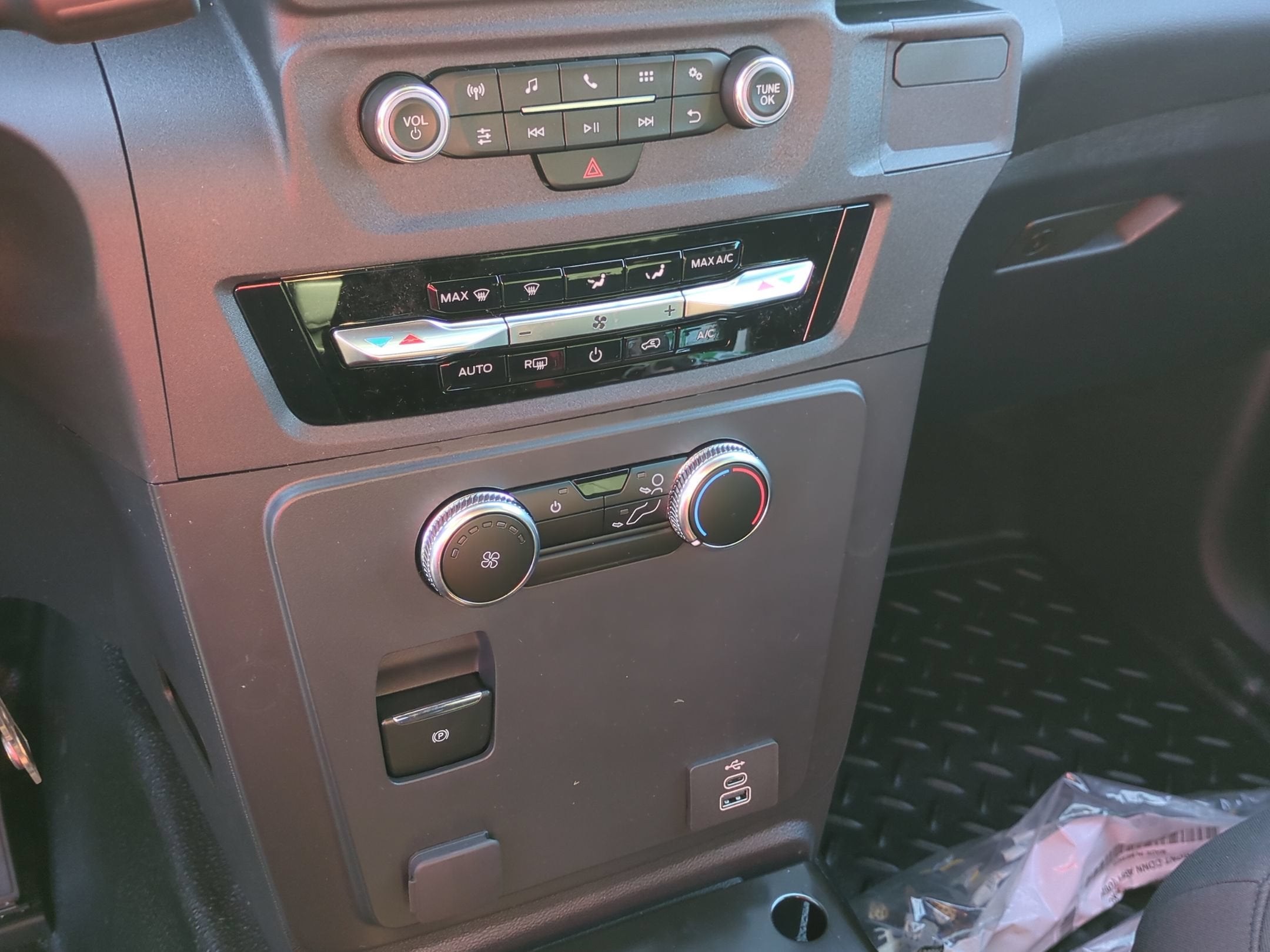 2027 Ford Police Interceptor Utility Base