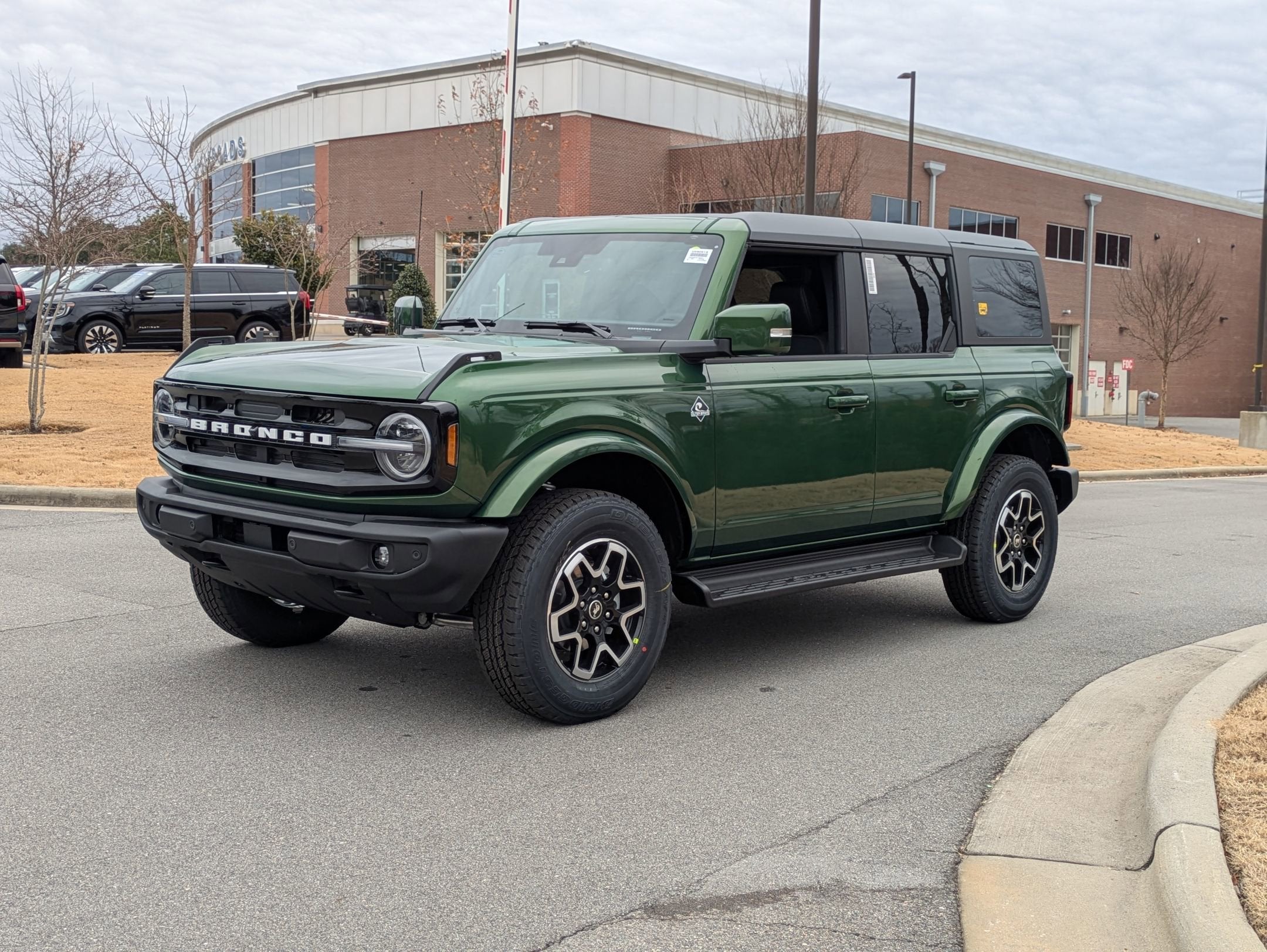 2025 Ford Bronco Outer Banks