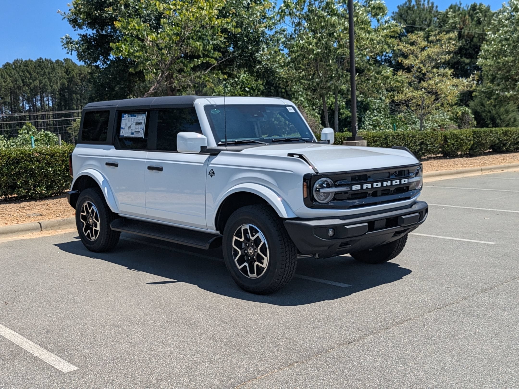 2026 Ford Bronco Outer Banks