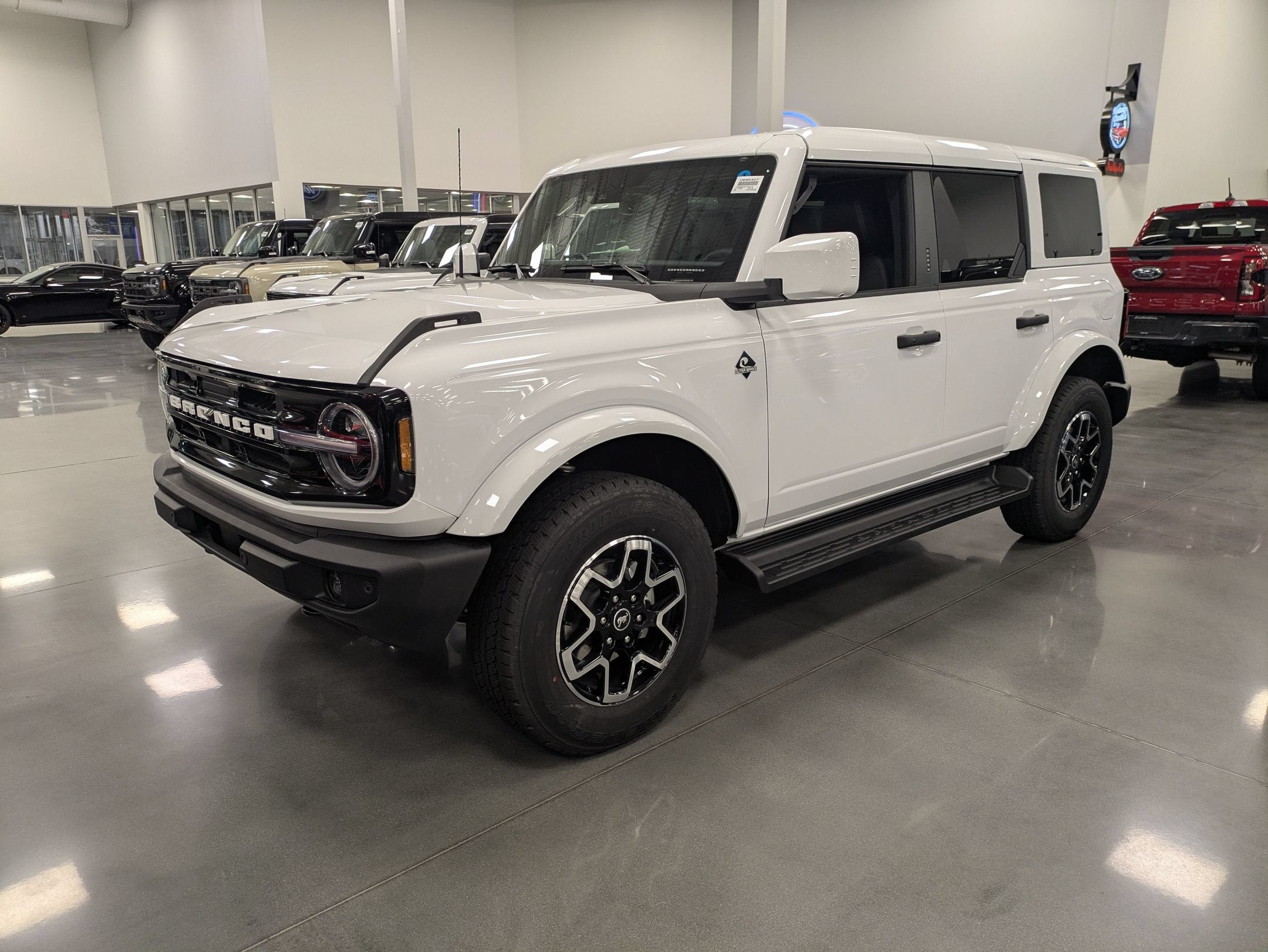 2026 Ford Bronco Outer Banks