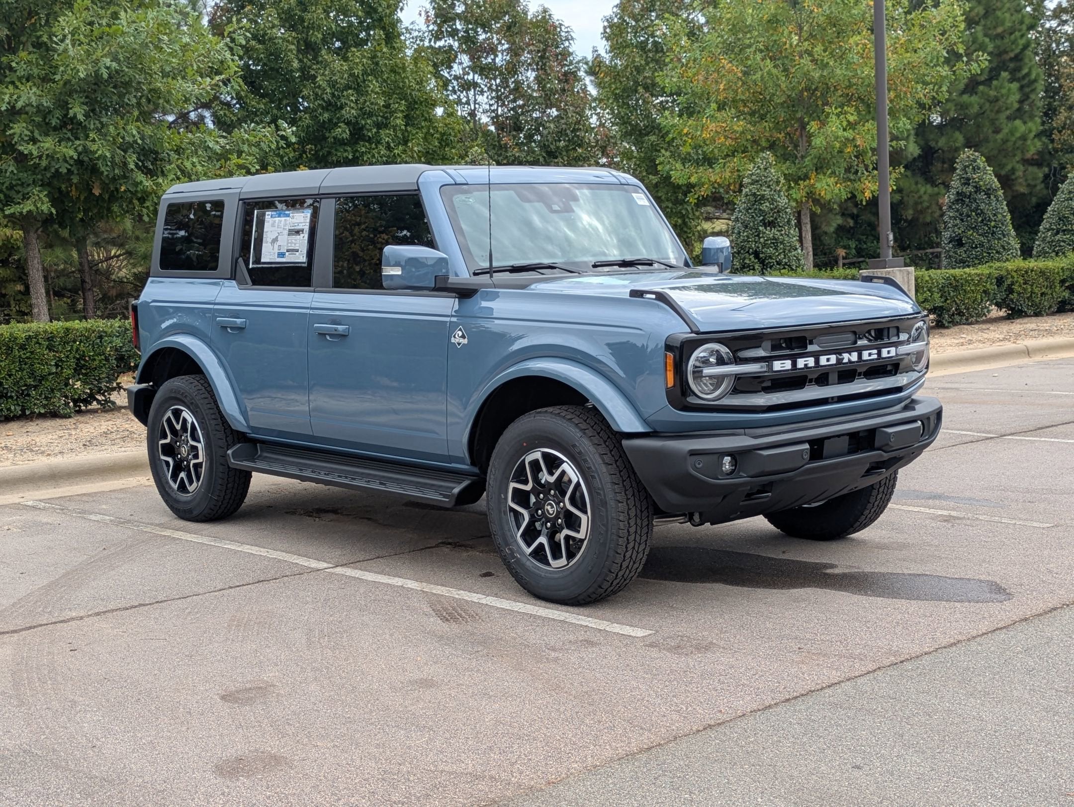2025 Ford Bronco Outer Banks