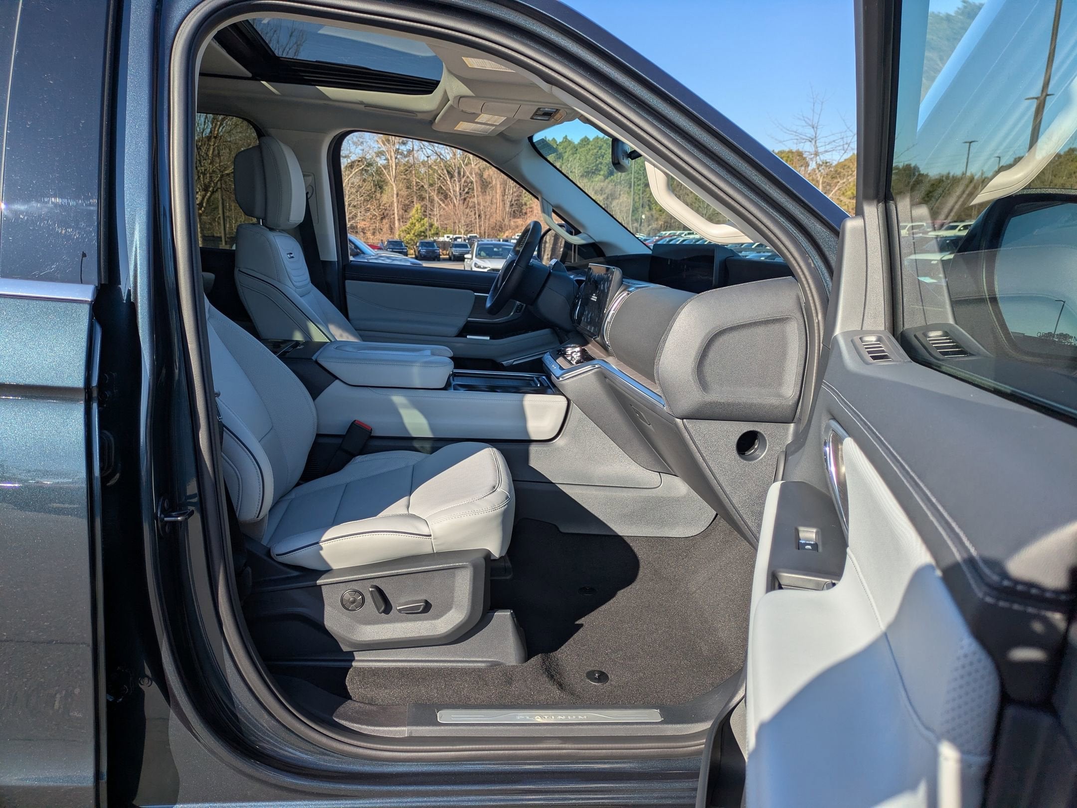 2026 Ford Expedition Max Platinum - Crossroads Courtesy Demo