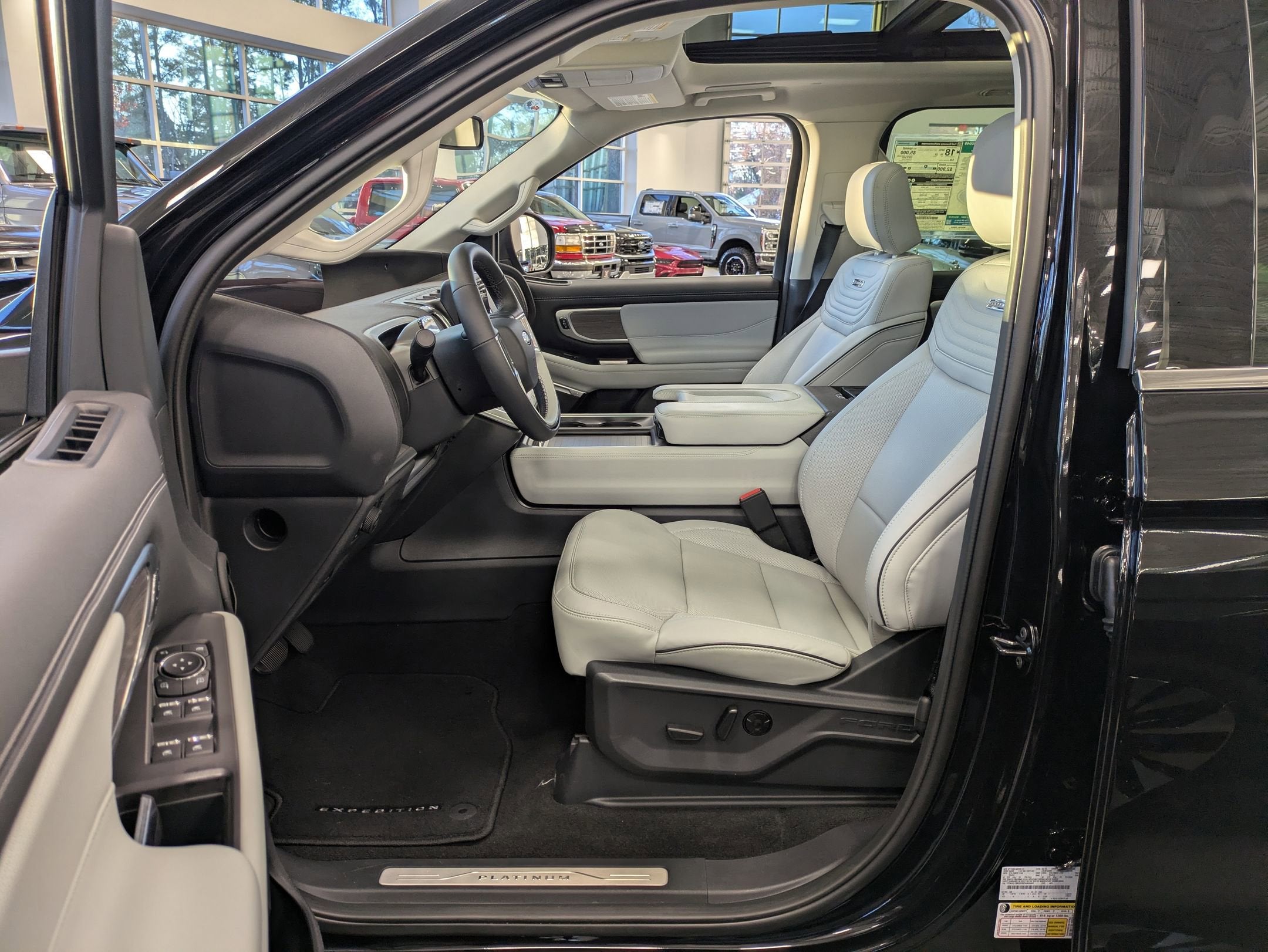 2025 Ford Expedition Platinum