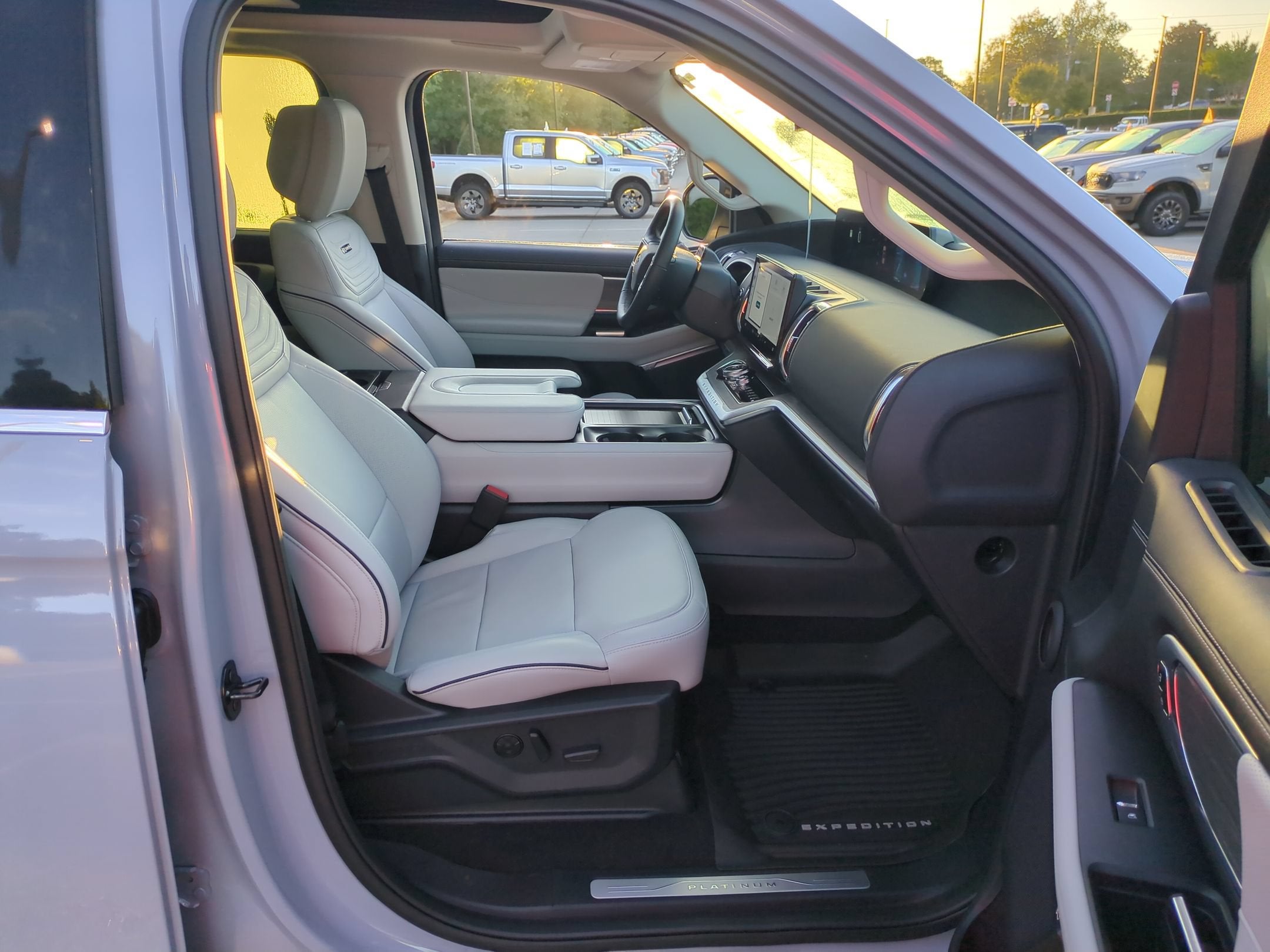 2026 Ford Expedition Platinum - Crossroads Courtesy Demo