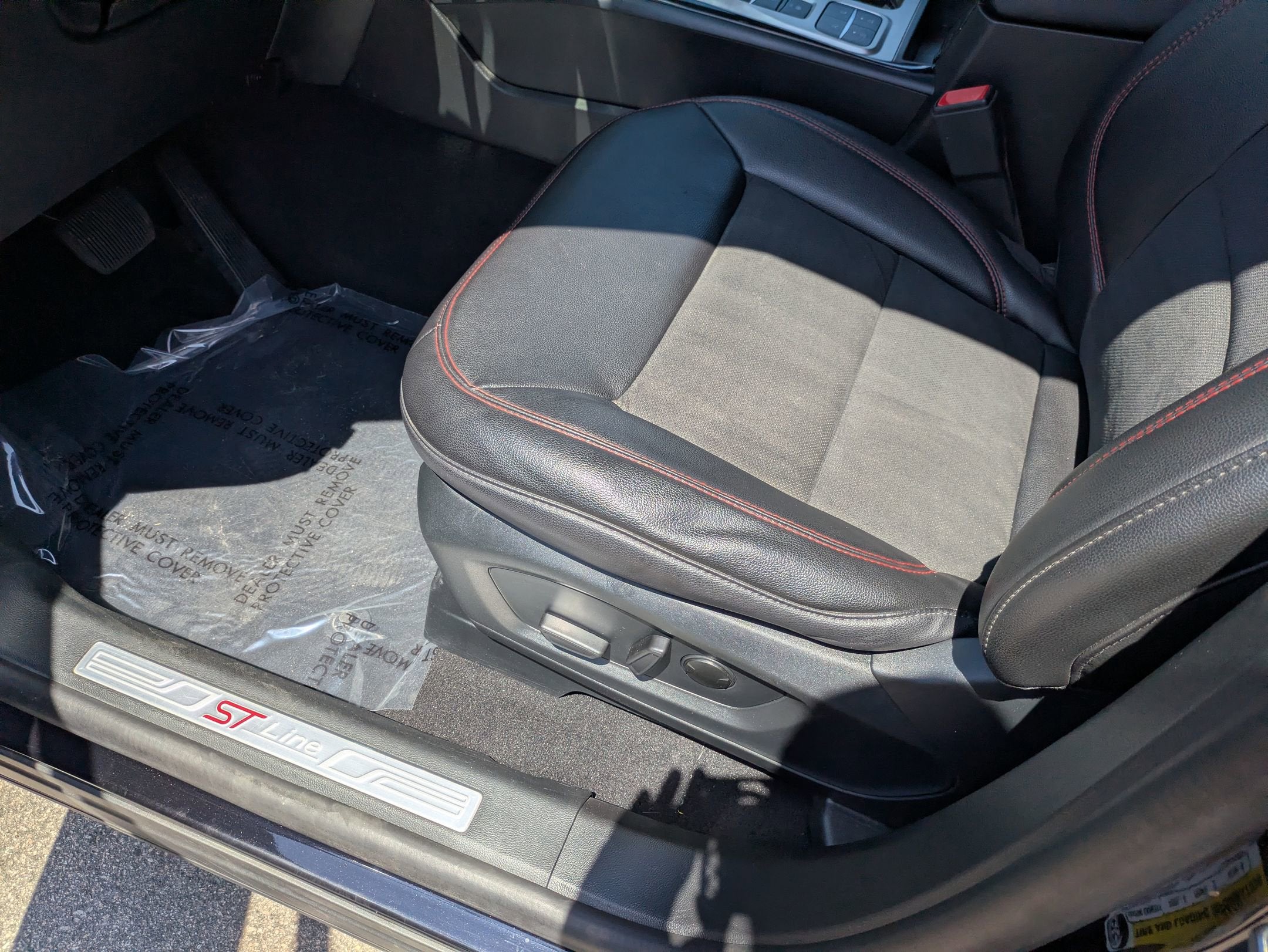 2024 Ford Explorer ST-Line