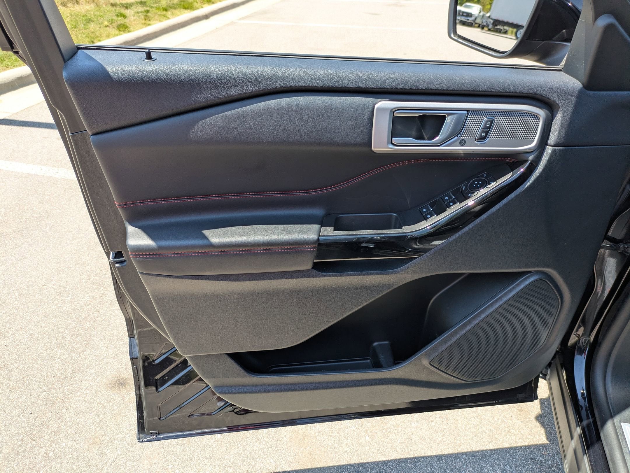 2024 Ford Explorer ST-Line