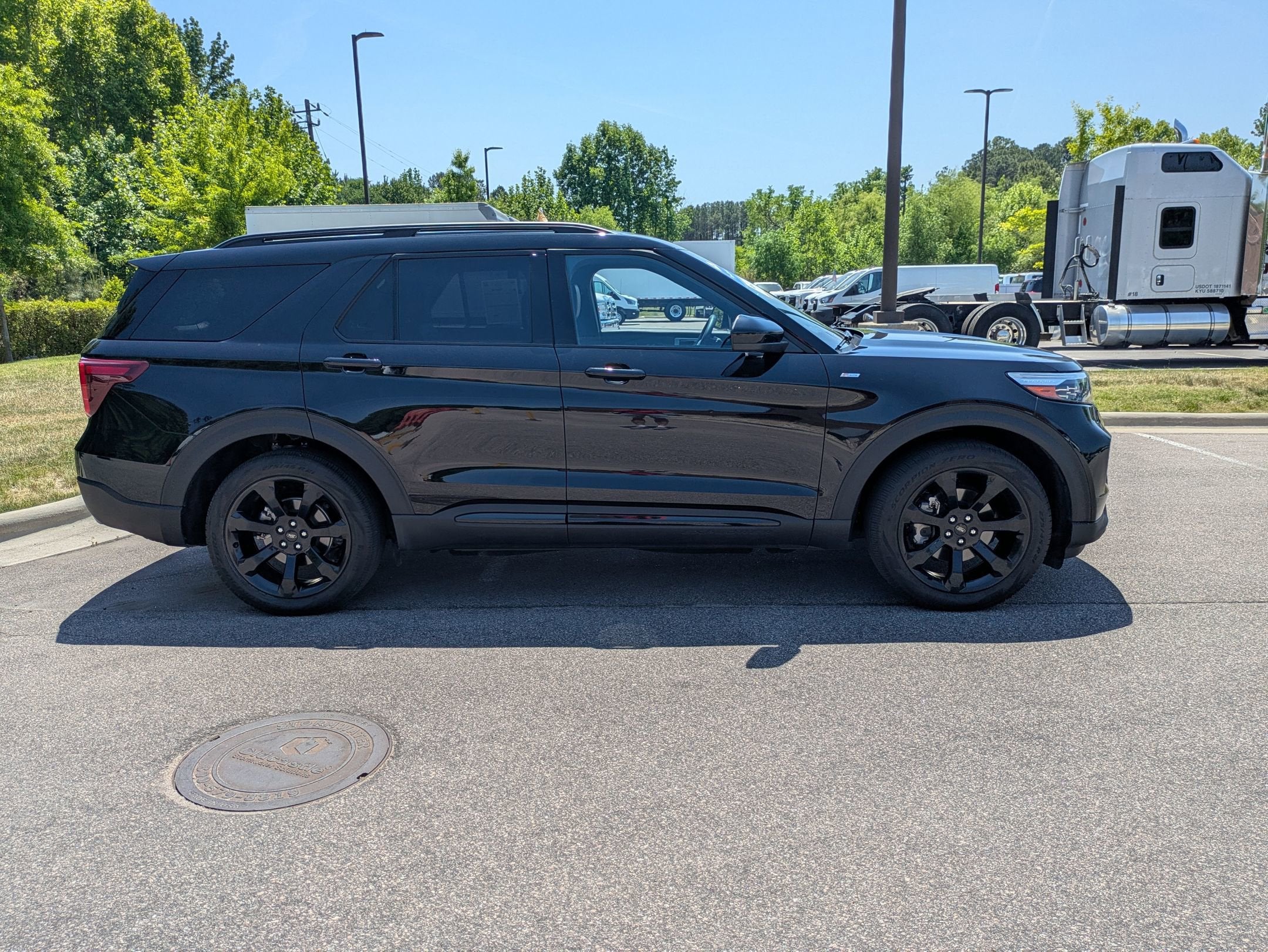 2024 Ford Explorer ST-Line
