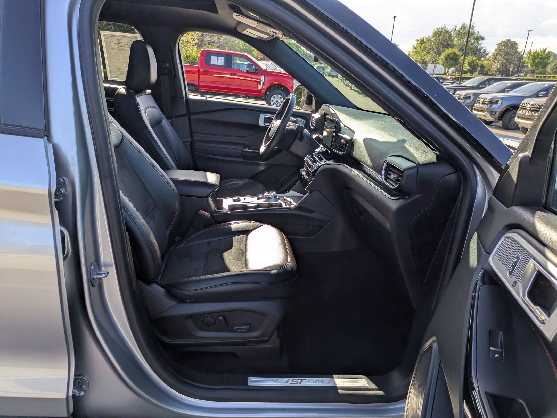 2022 Ford Explorer ST-Line