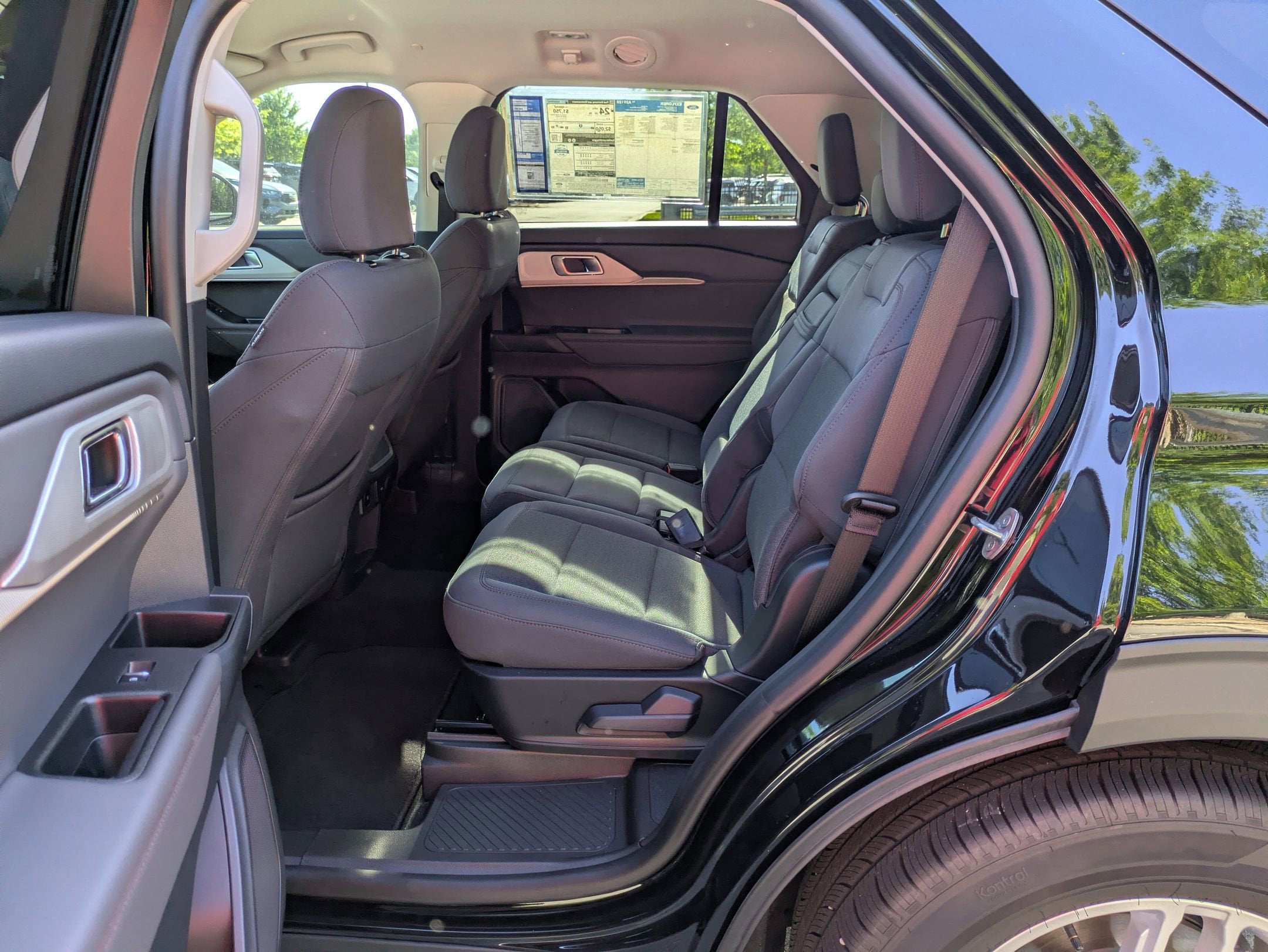2026 Ford Explorer Active w/100A Pkg - Crossroads Courtesy Demo