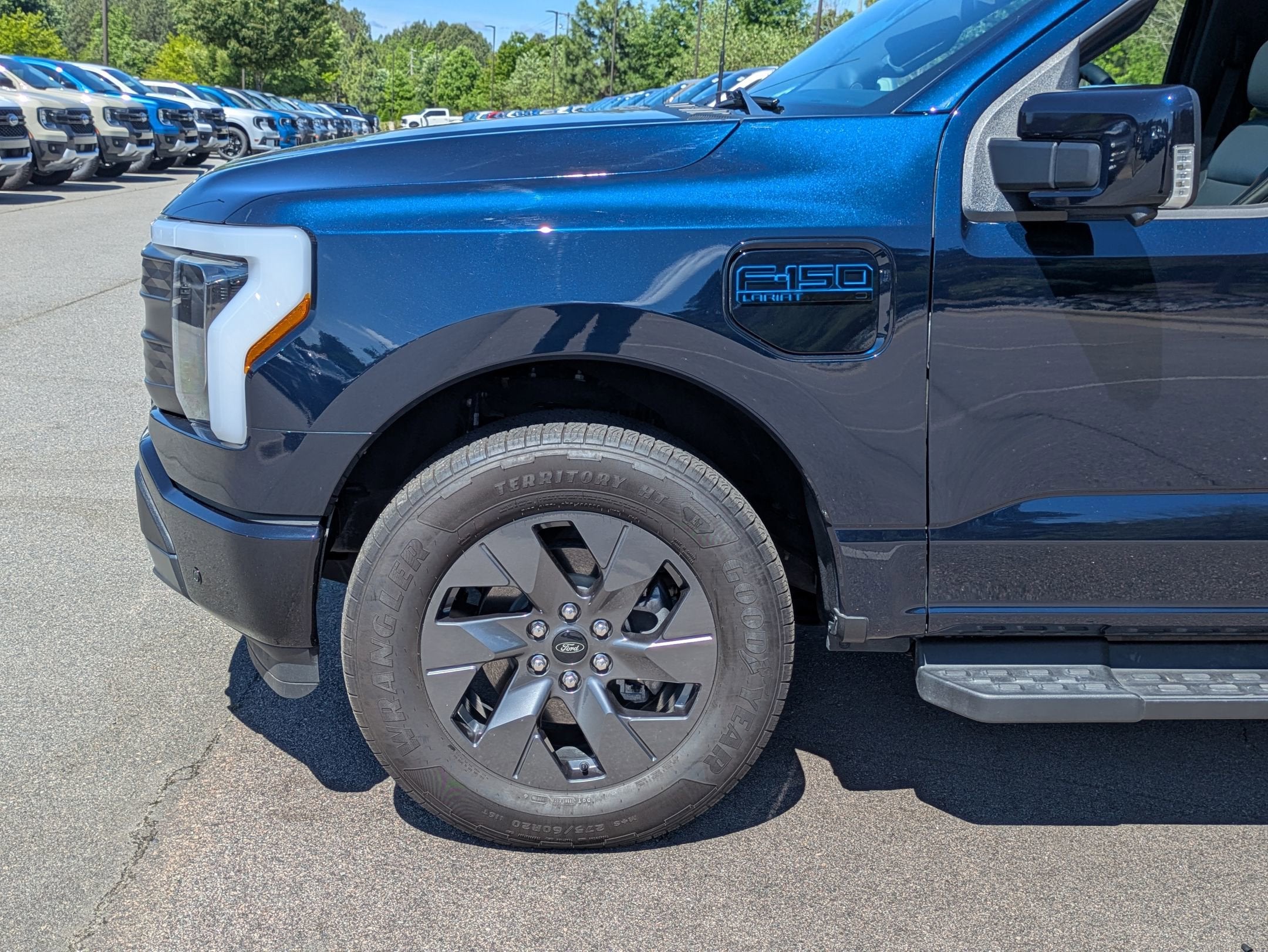 2024 Ford F-150 Lightning LARIAT