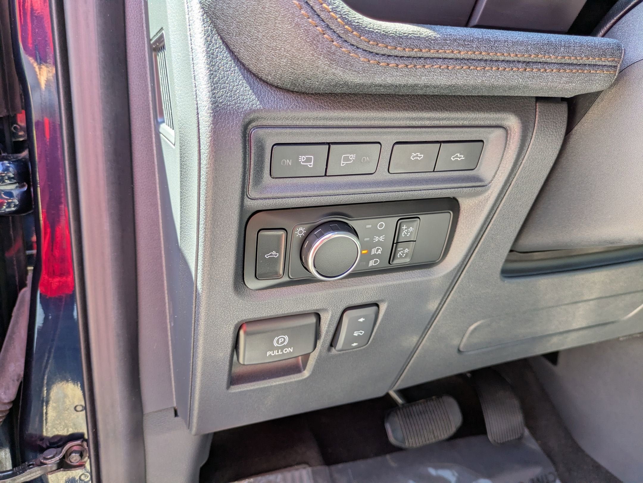 2024 Ford F-150 Lightning LARIAT