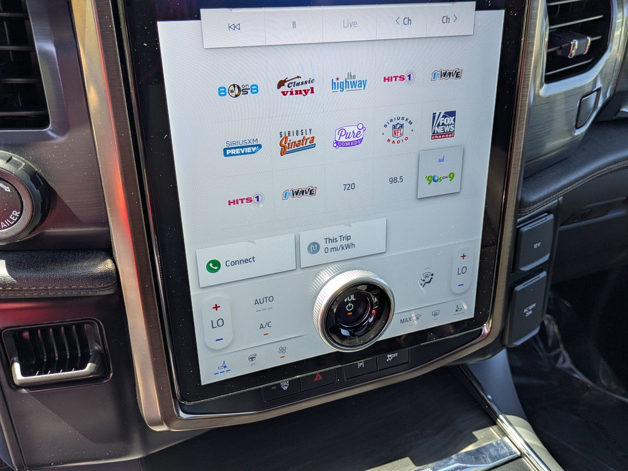 2024 Ford F-150 Lightning LARIAT