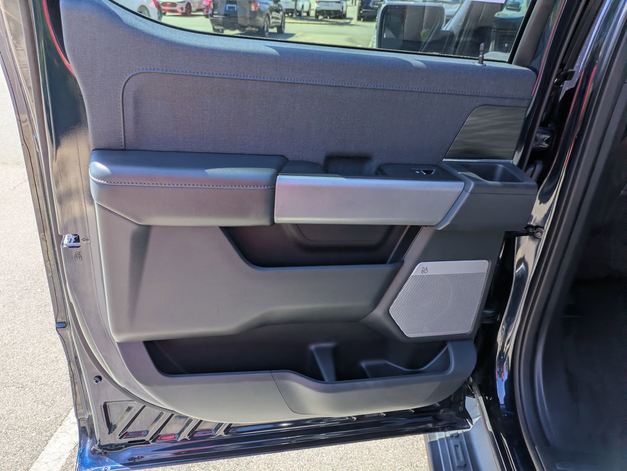 2024 Ford F-150 Lightning LARIAT