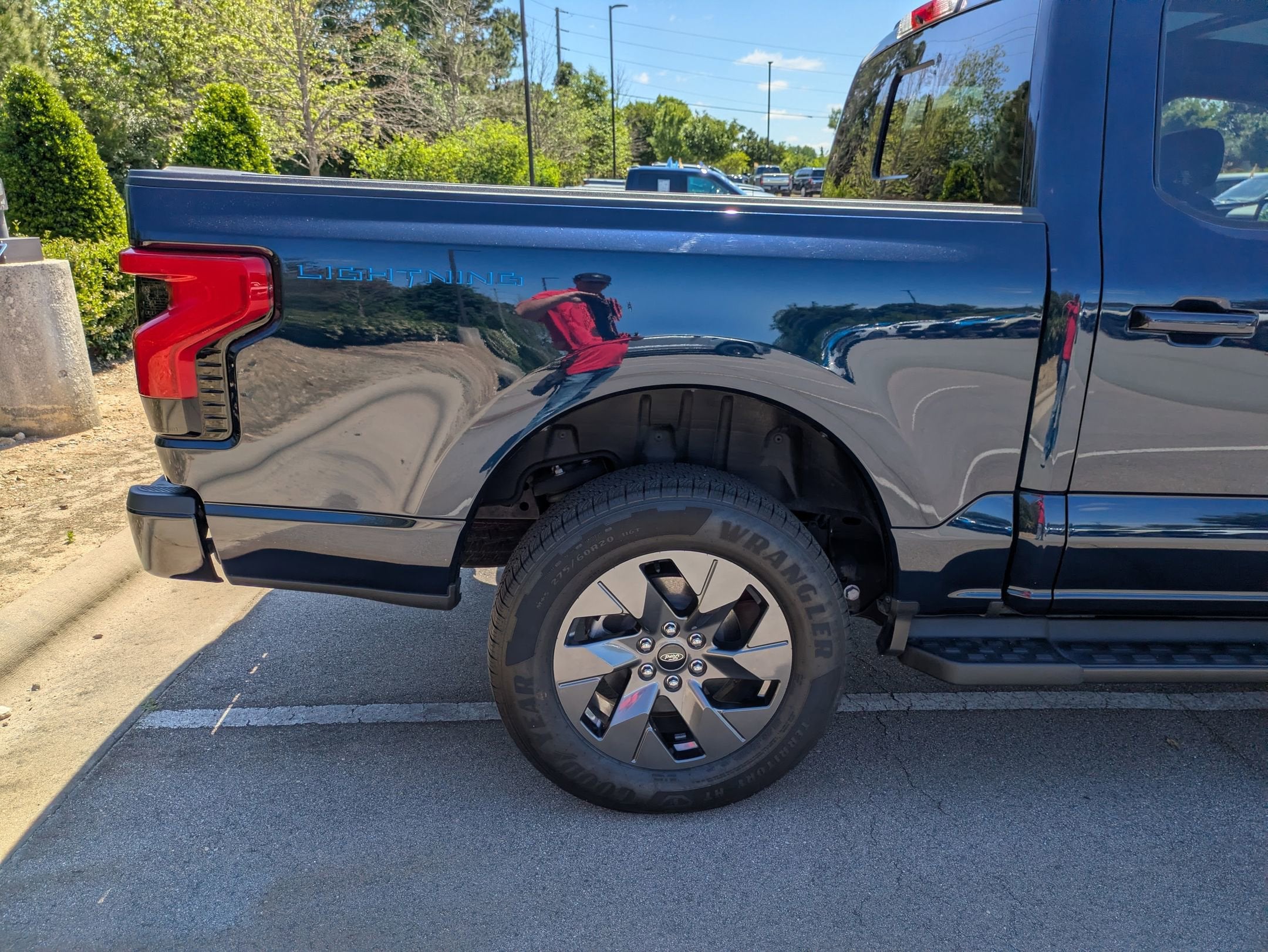 2024 Ford F-150 Lightning LARIAT