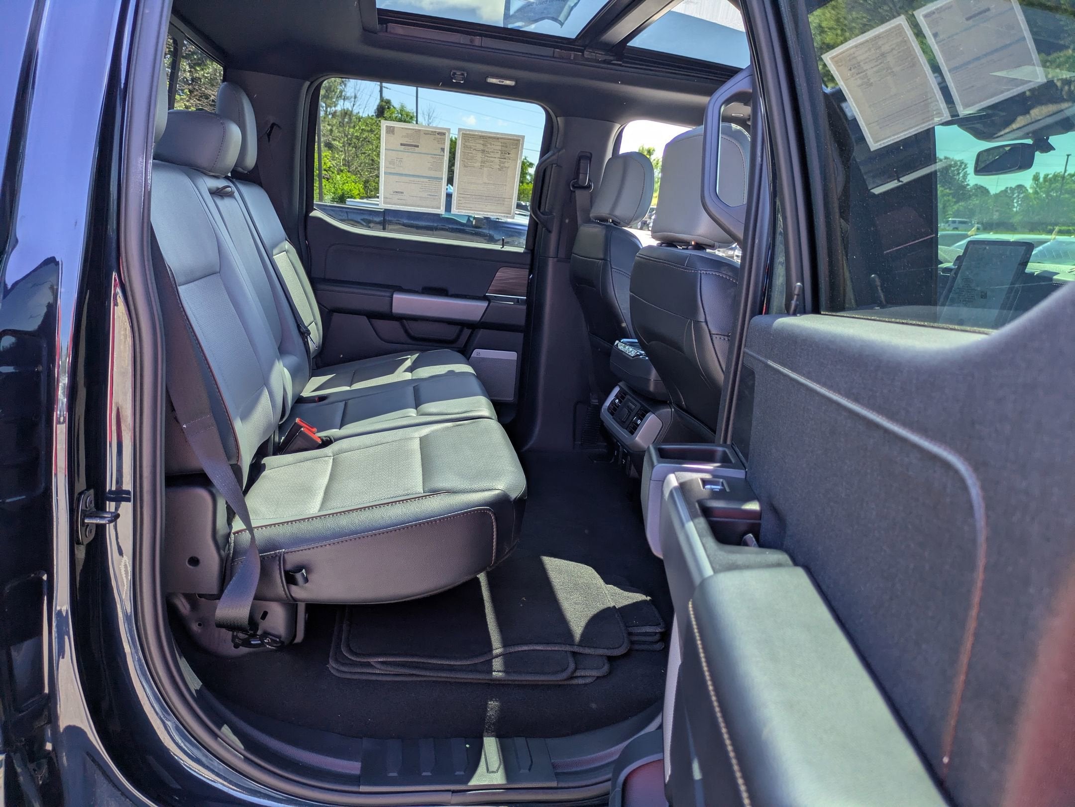 2024 Ford F-150 Lightning LARIAT