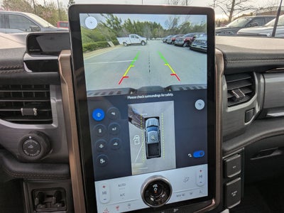 2025 Ford F-150 Lightning LARIAT