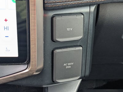 2025 Ford F-150 Lightning LARIAT