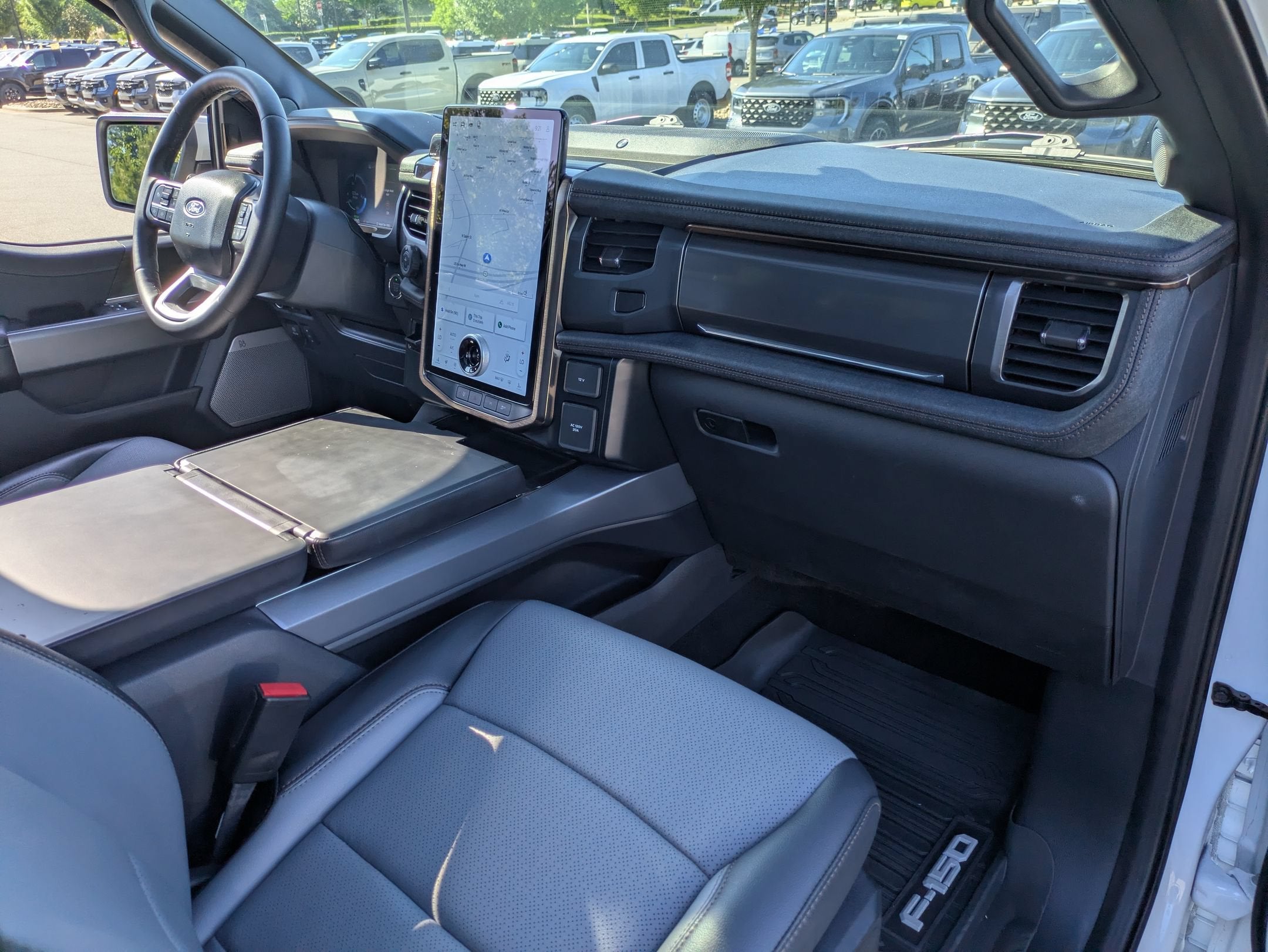 2025 Ford F-150 Lightning LARIAT