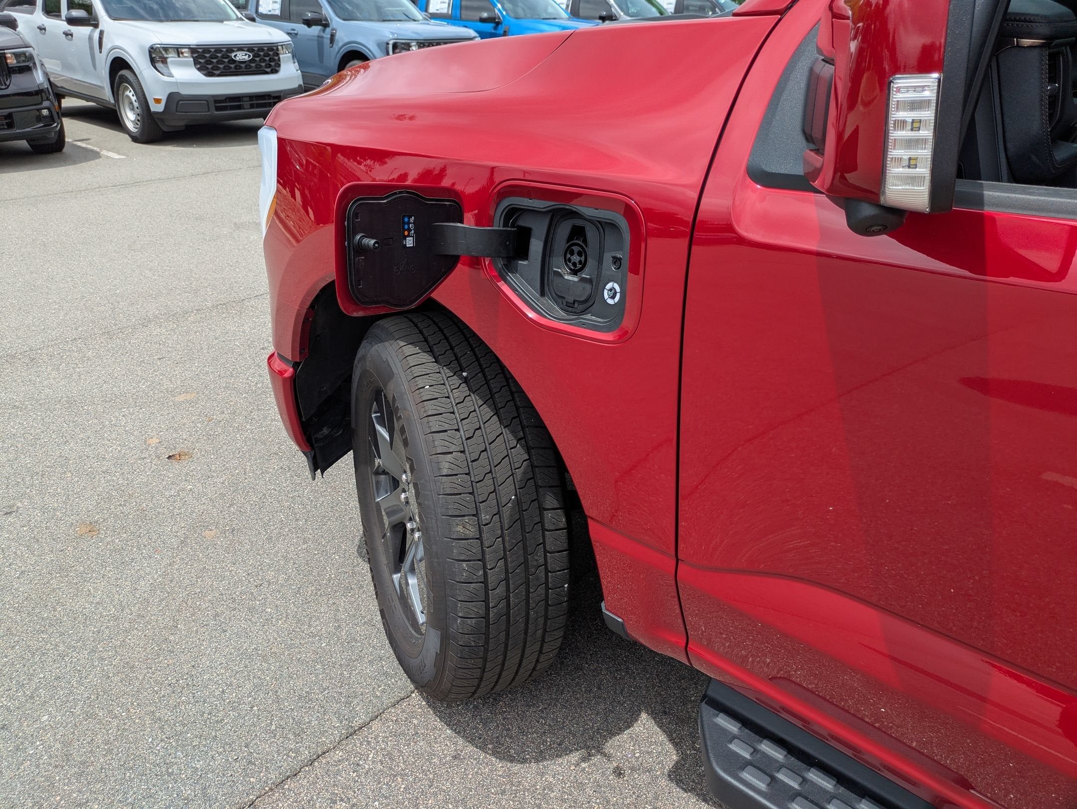 2025 Ford F-150 Lightning LARIAT