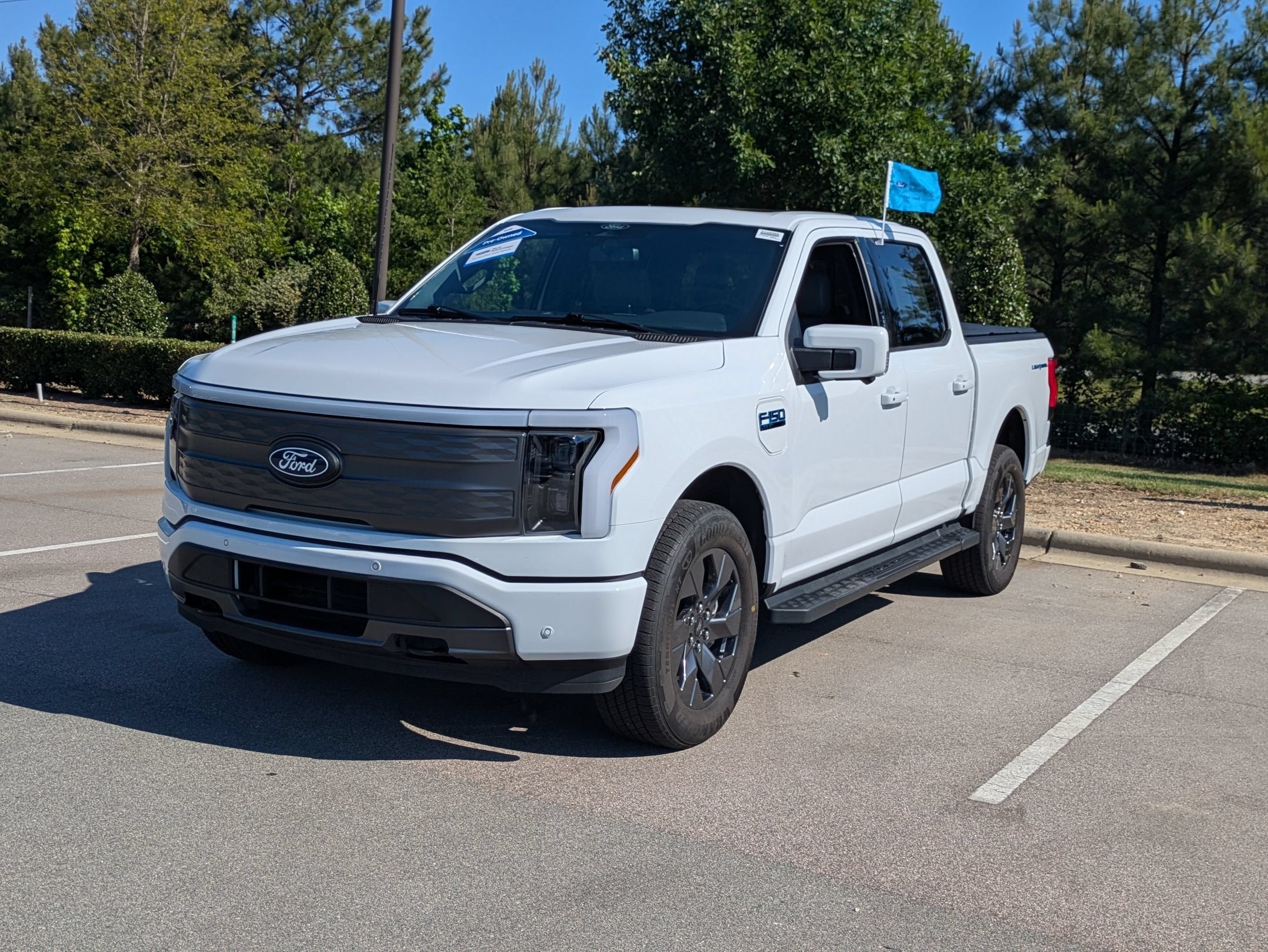 2025 Ford F-150 Lightning LARIAT