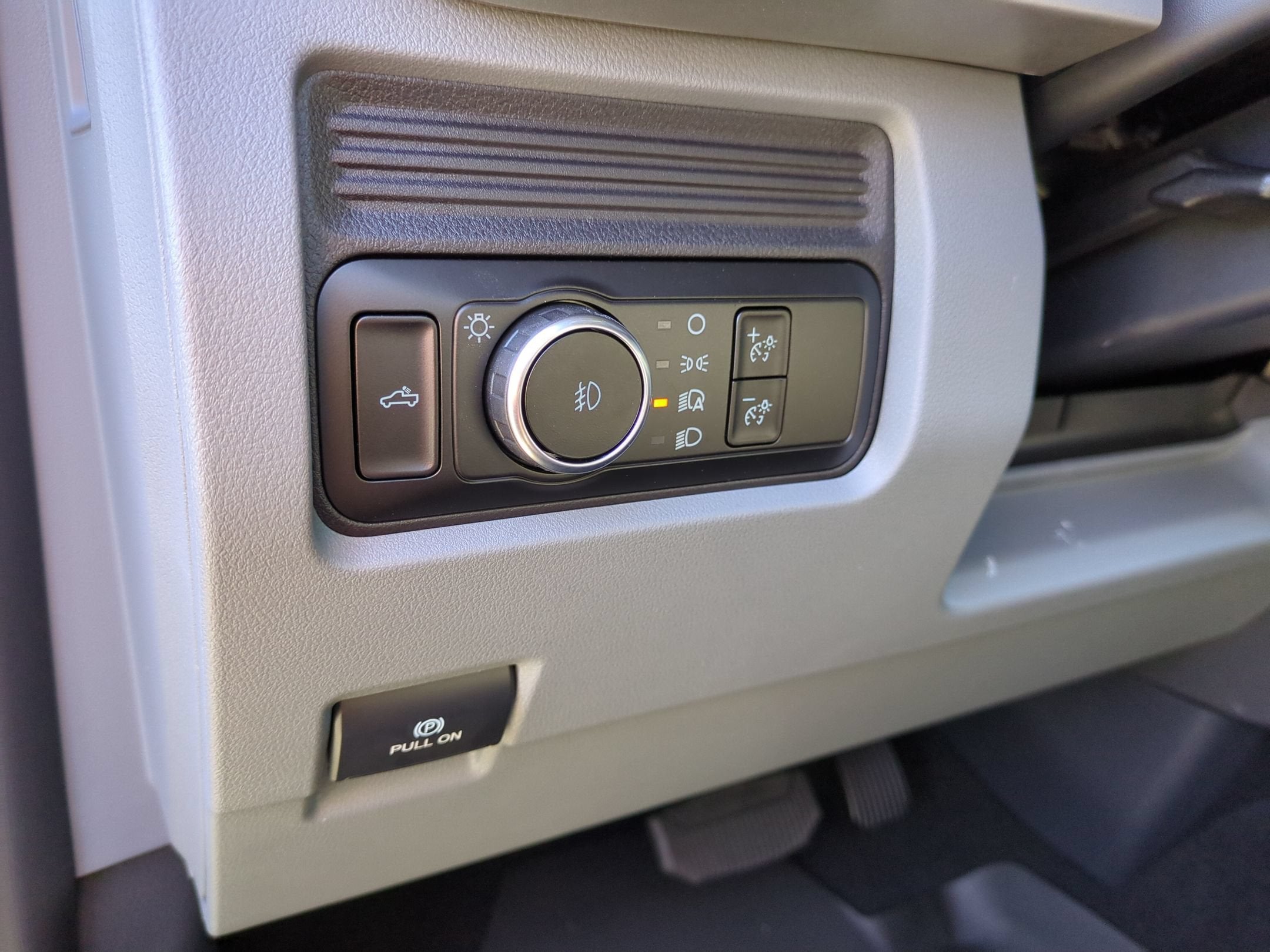 2027 Ford Super Duty F-250 SRW XLT