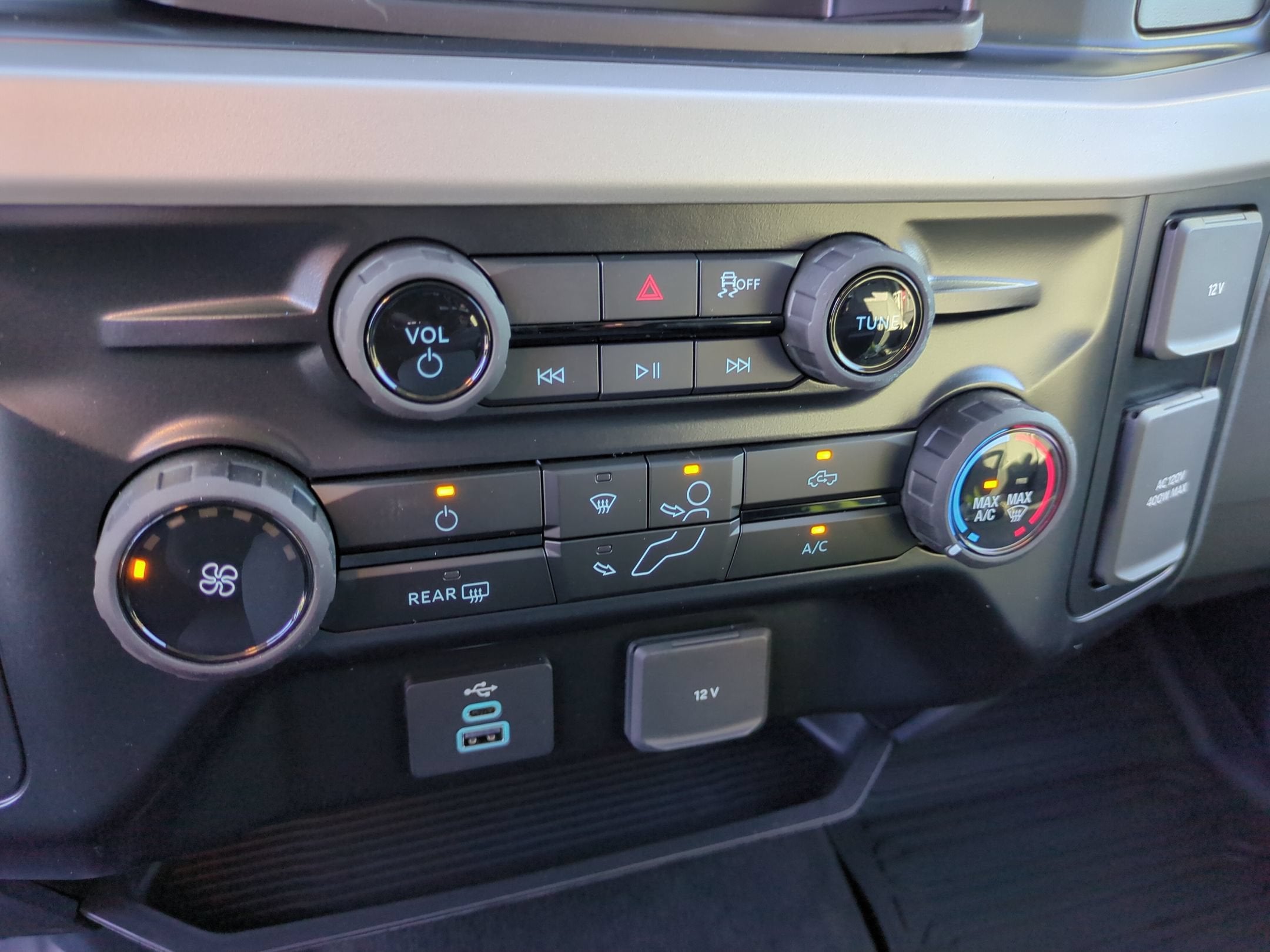 2027 Ford Super Duty F-250 SRW XLT