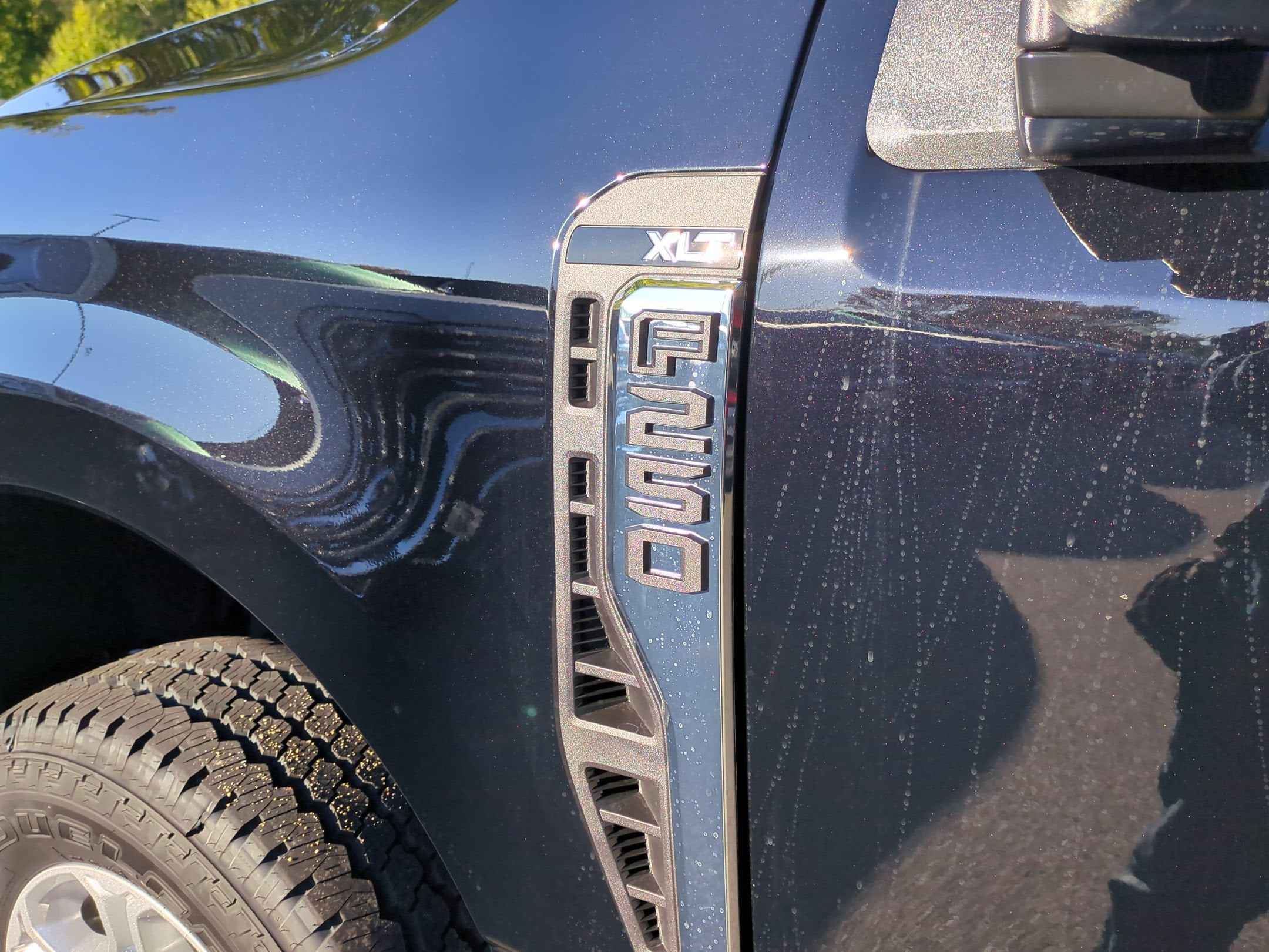 2027 Ford Super Duty F-250 SRW XLT