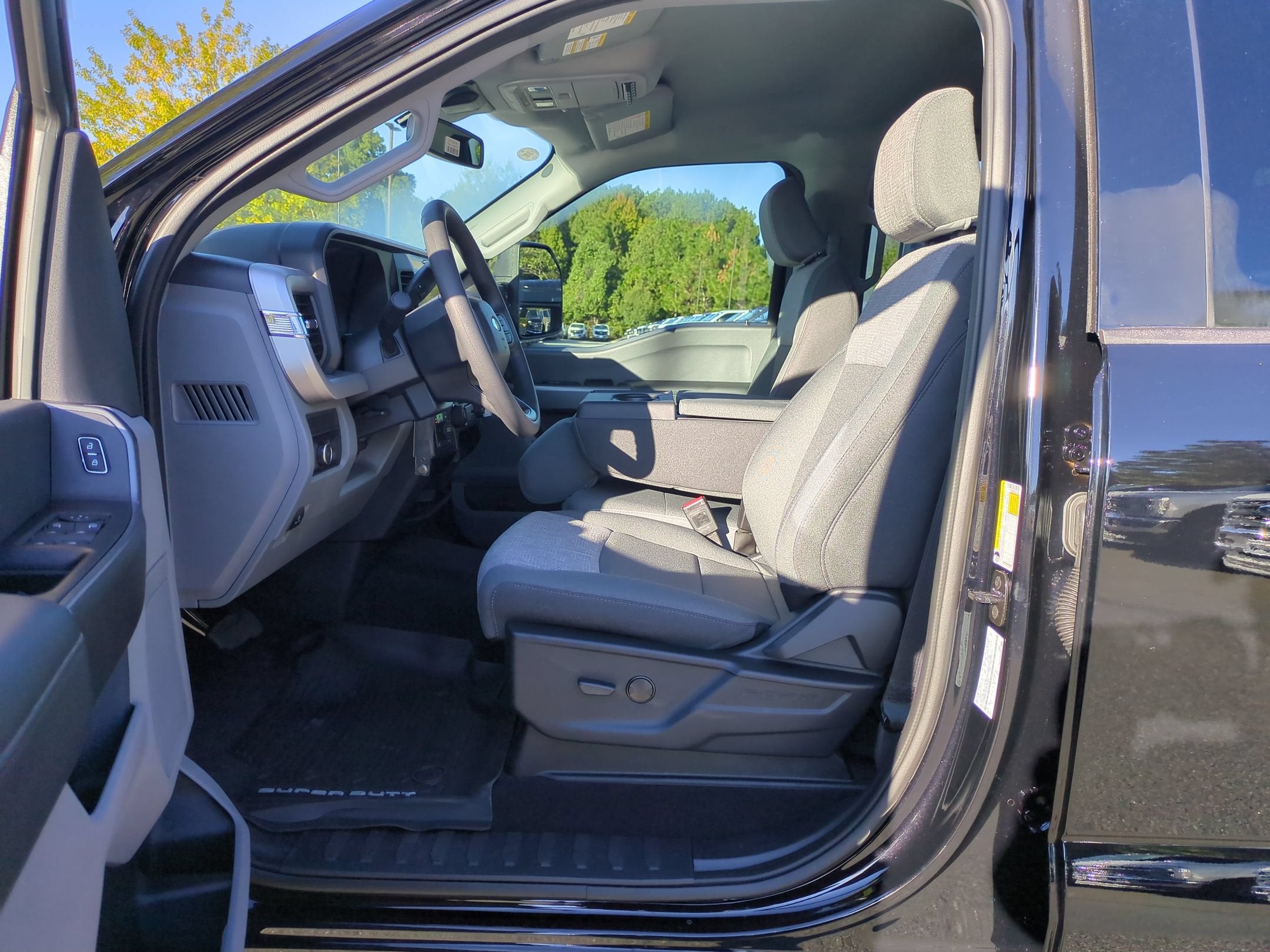 2027 Ford Super Duty F-250 SRW XLT