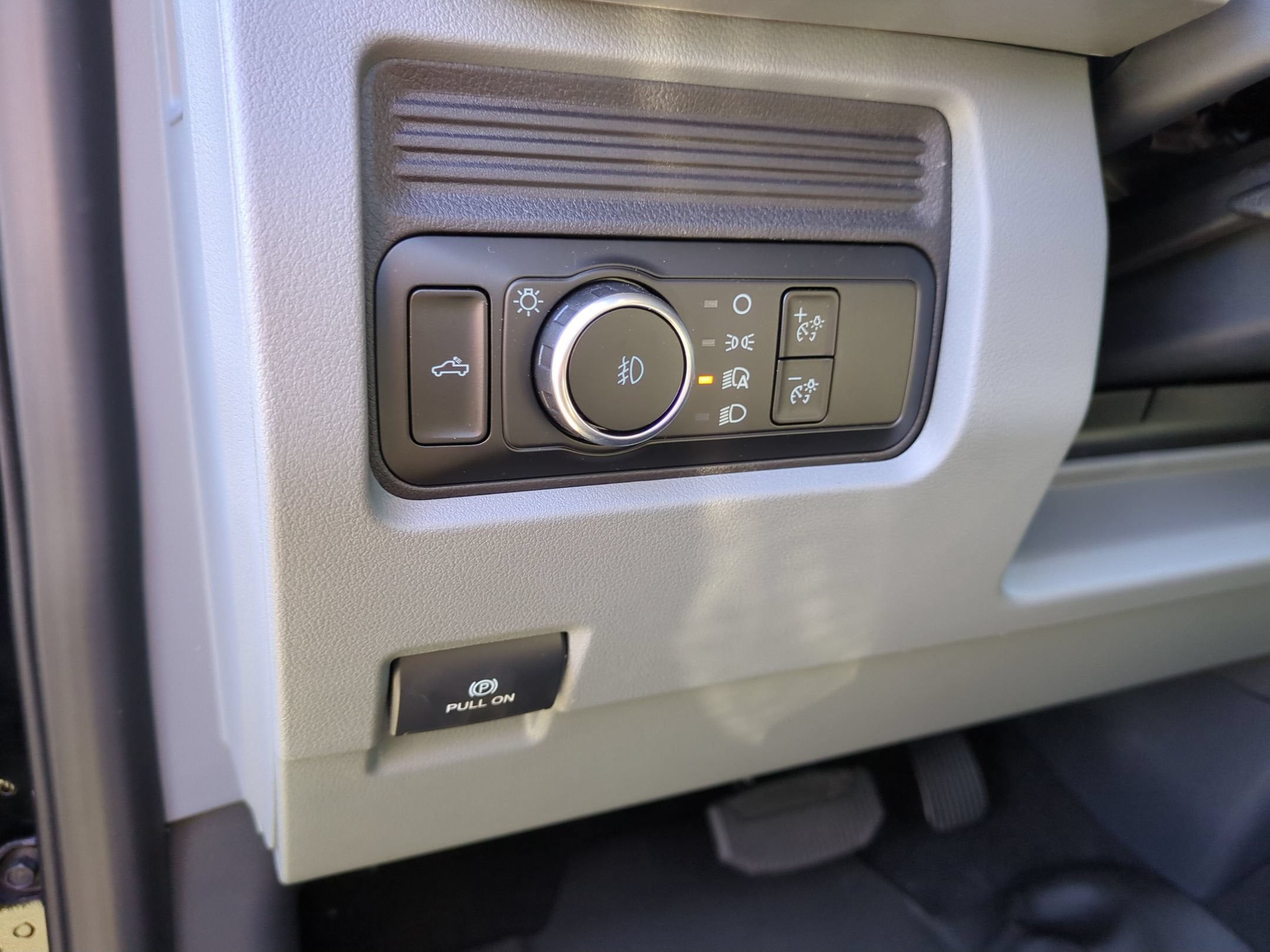 2027 Ford Super Duty F-250 SRW XLT