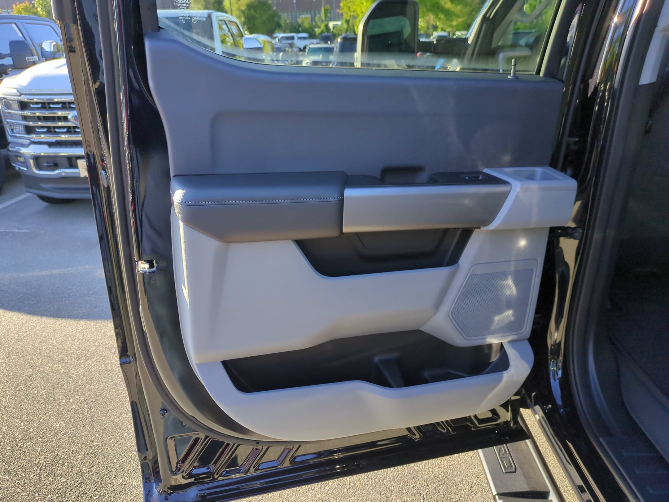 2027 Ford Super Duty F-250 SRW XLT