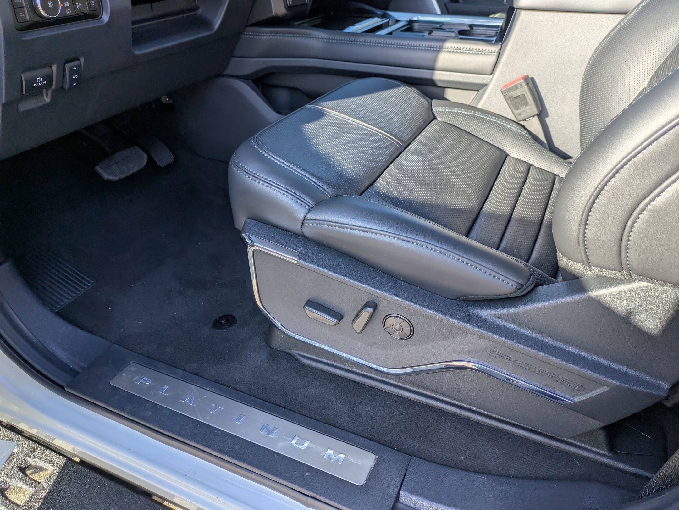 2026 Ford Super Duty F-250 SRW Platinum