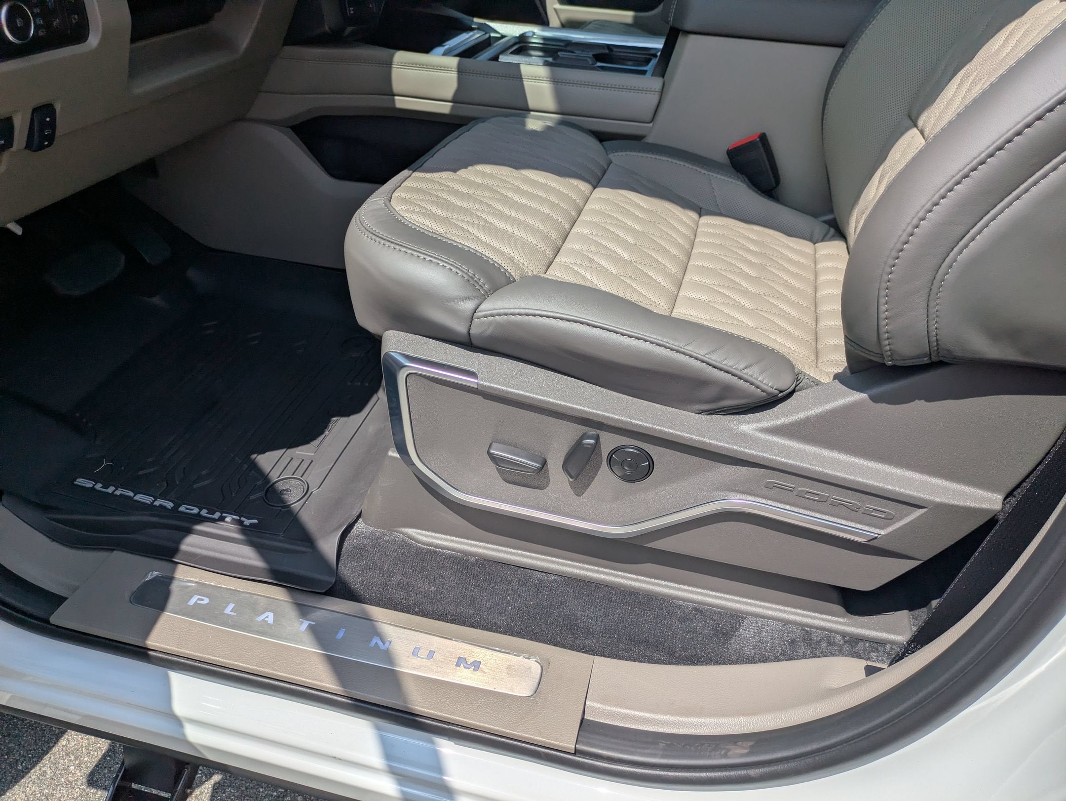 2026 Ford Super Duty F-250 SRW Platinum