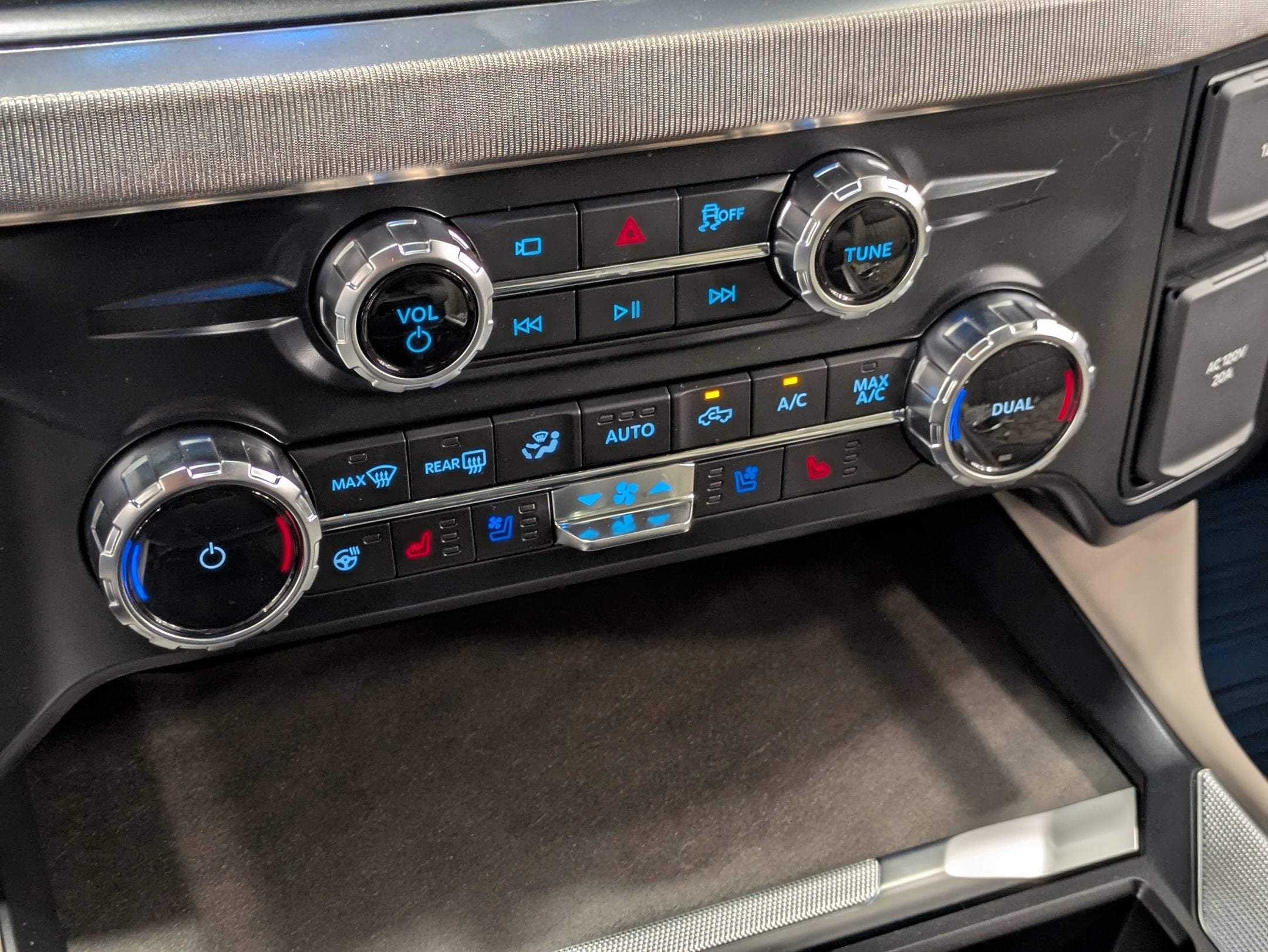 2027 Ford Super Duty F-250 SRW Platinum