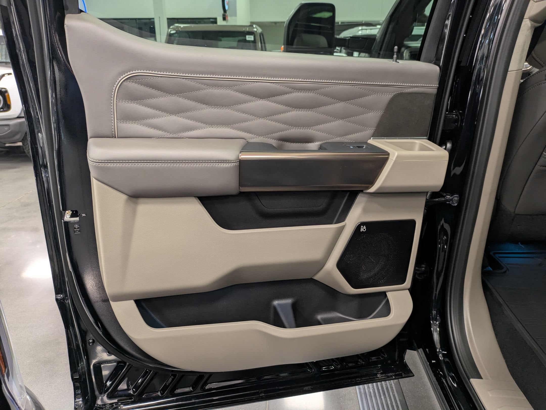 2027 Ford Super Duty F-250 SRW Platinum