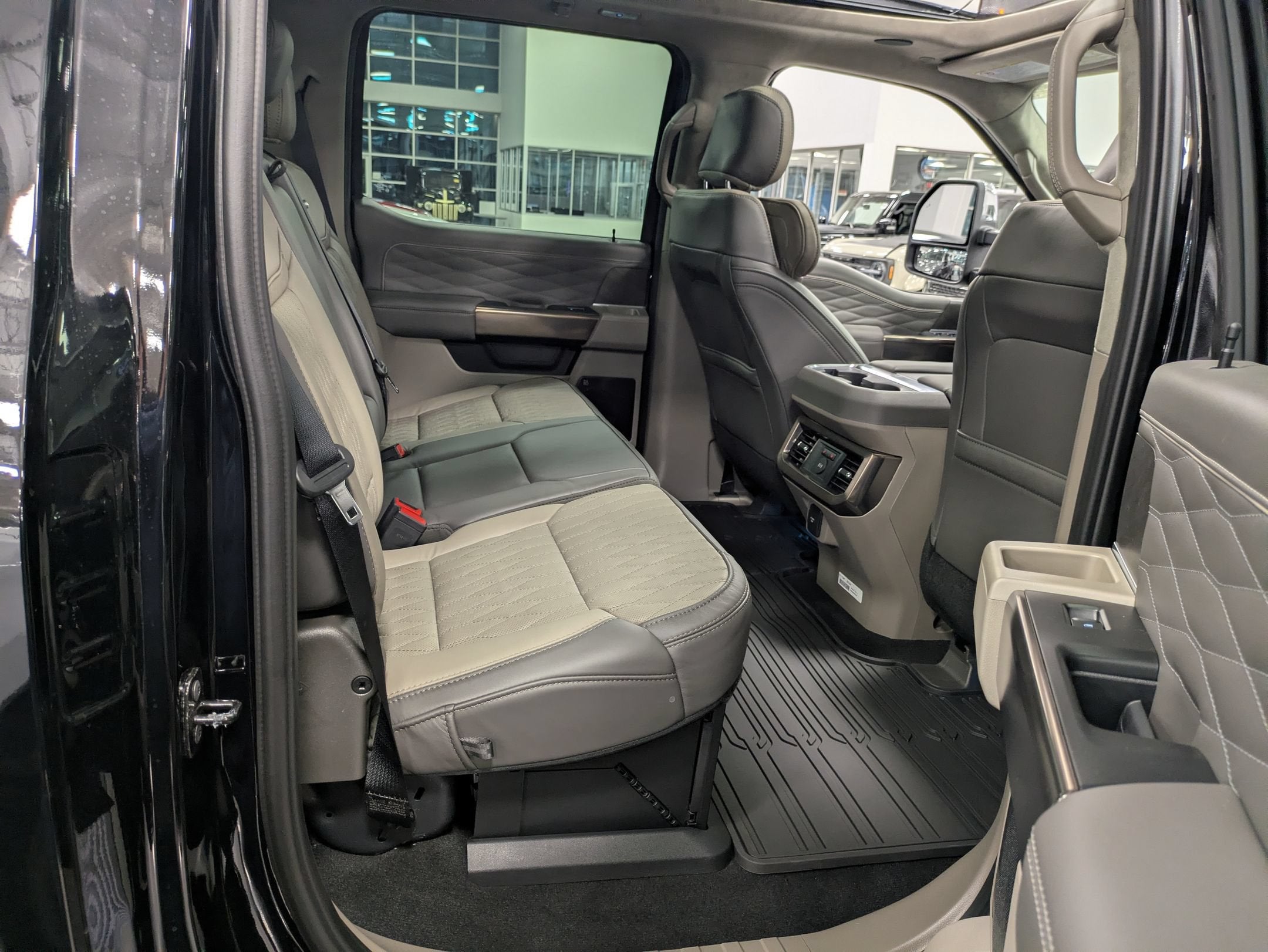 2027 Ford Super Duty F-250 SRW Platinum