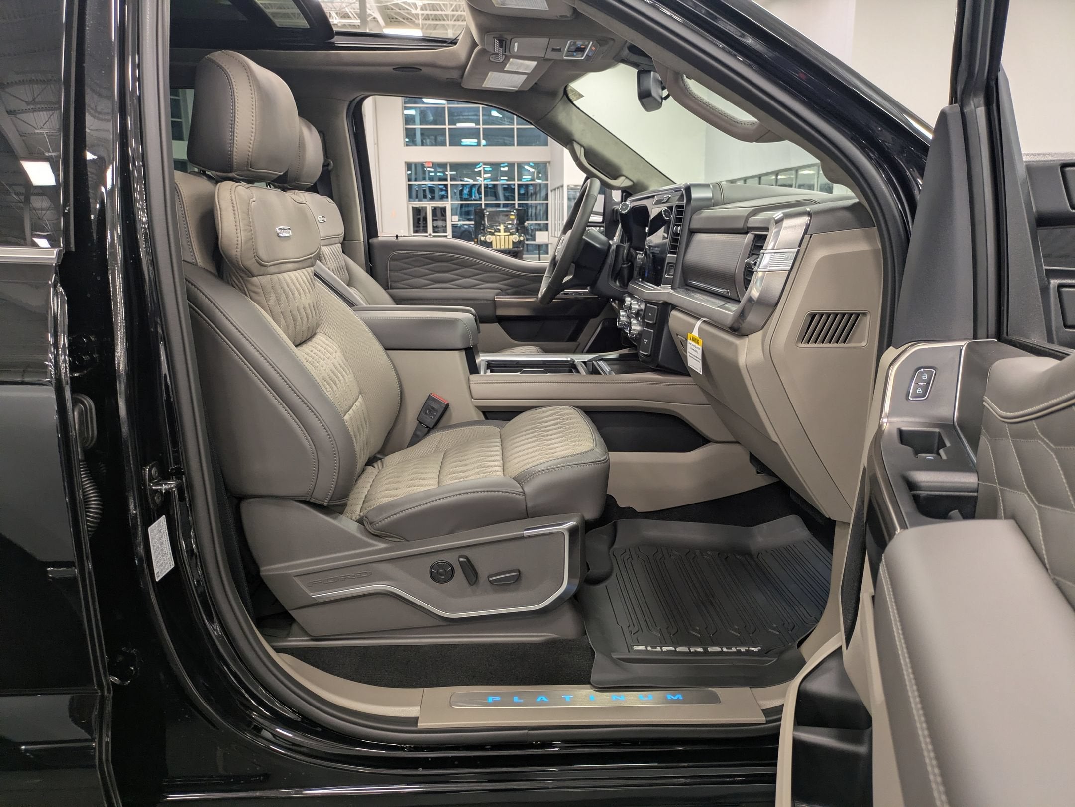 2027 Ford Super Duty F-250 SRW Platinum
