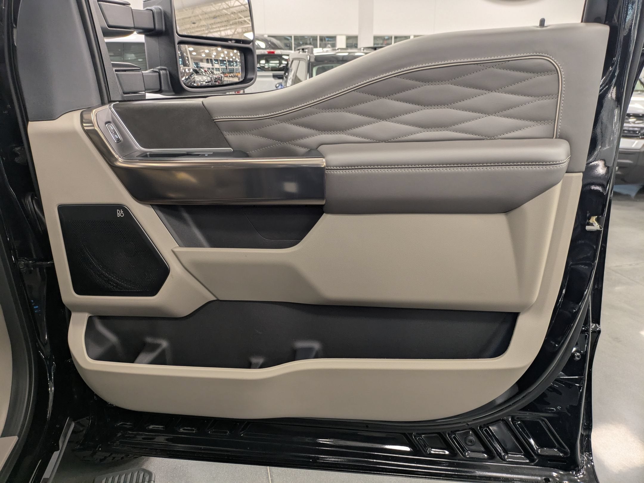 2027 Ford Super Duty F-250 SRW Platinum