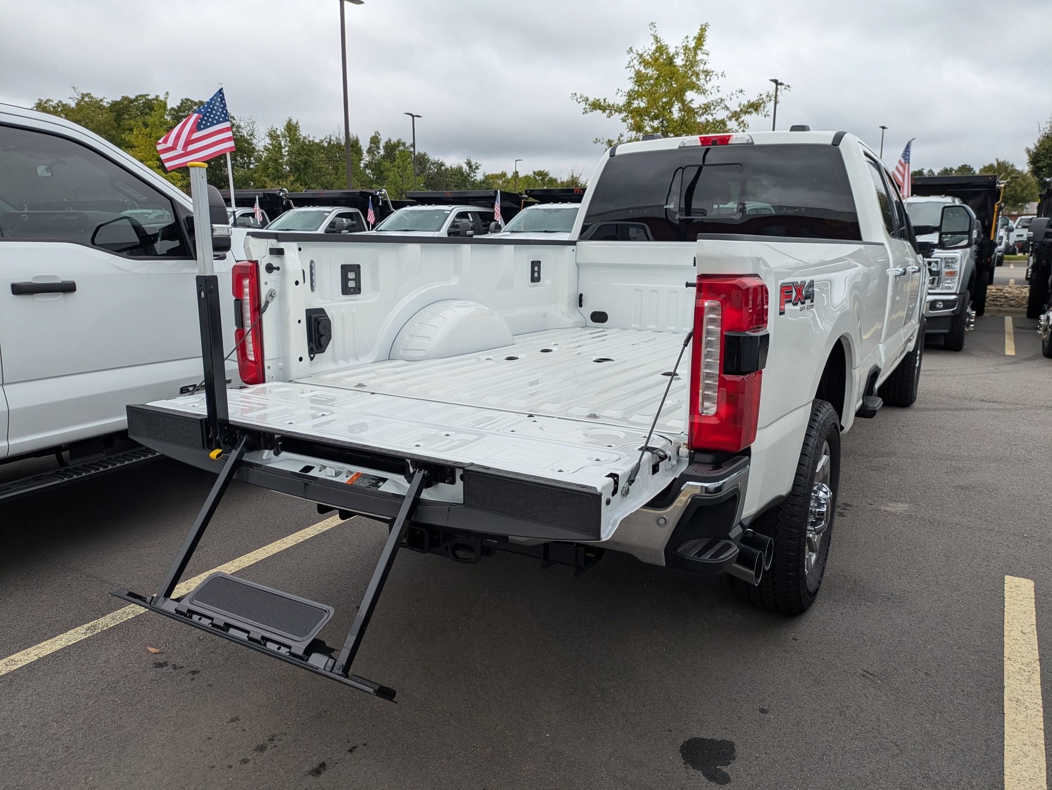 2026 Ford Super Duty F-350 SRW LARIAT