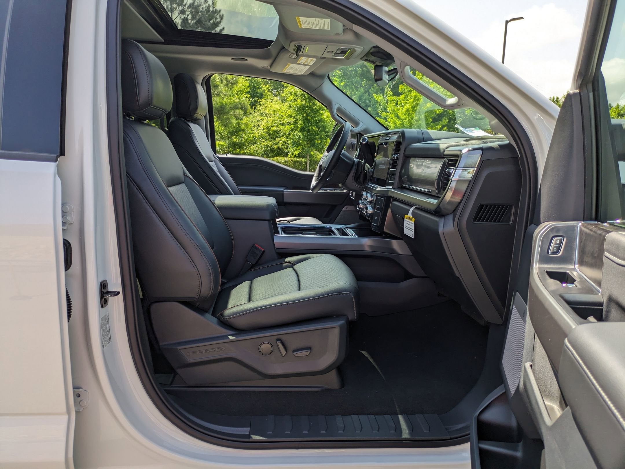 2025 Ford Super Duty F-350 SRW LARIAT