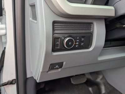 2027 Ford Super Duty F-350 SRW XLT