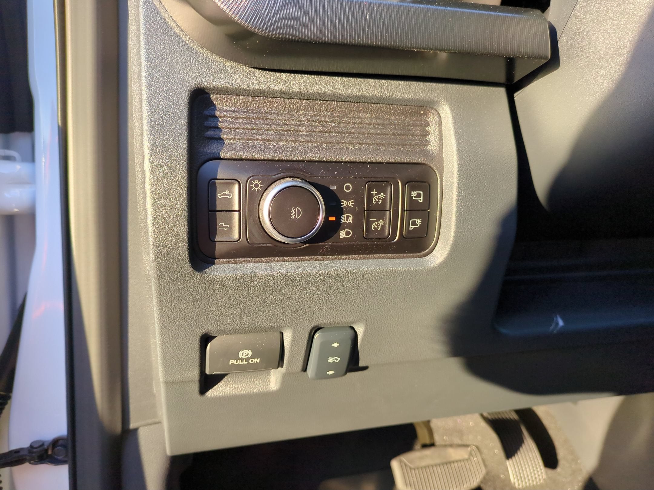 2027 Ford Super Duty F-350 SRW Platinum