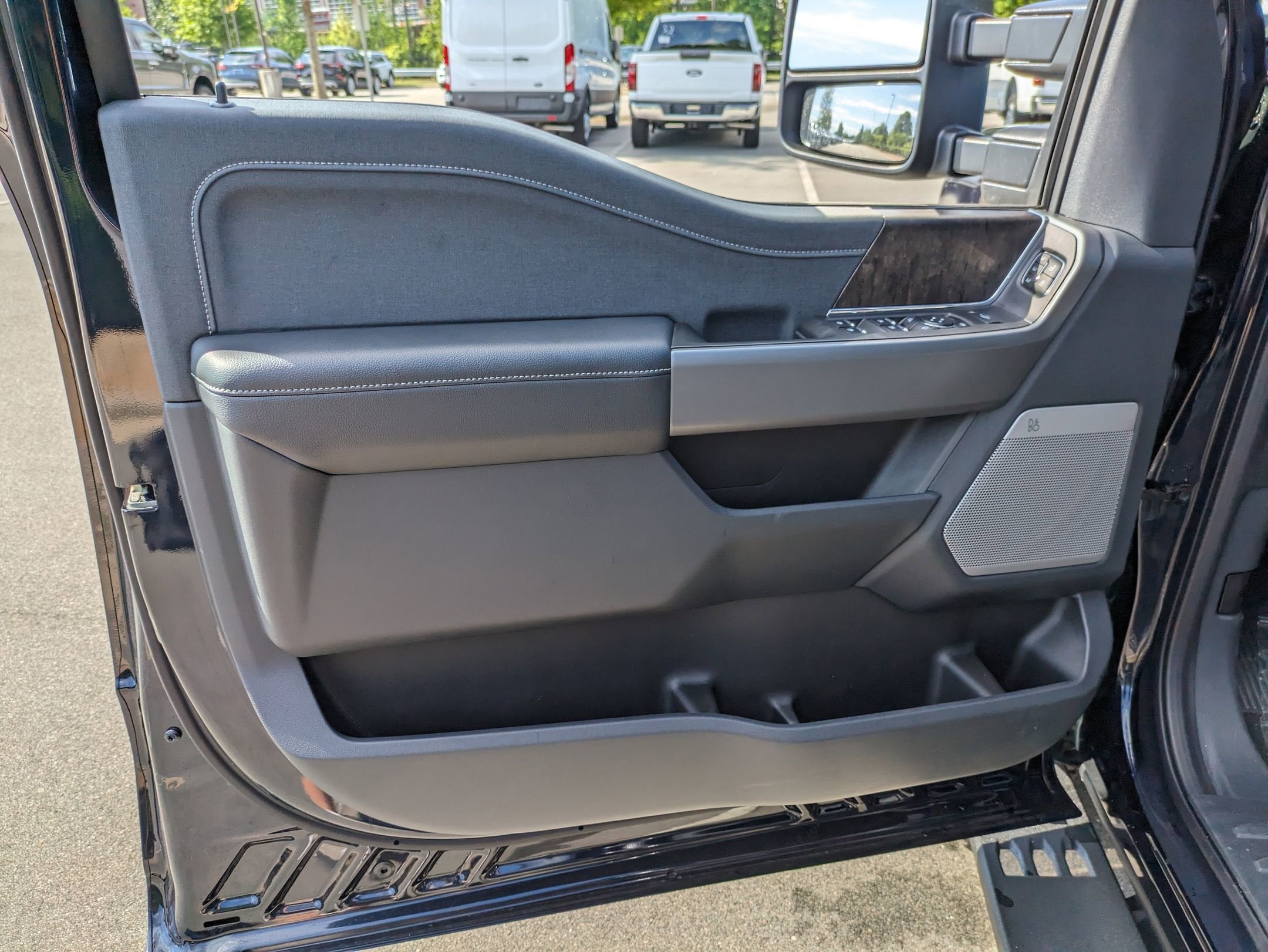 2025 Ford Super Duty F-350 SRW LARIAT