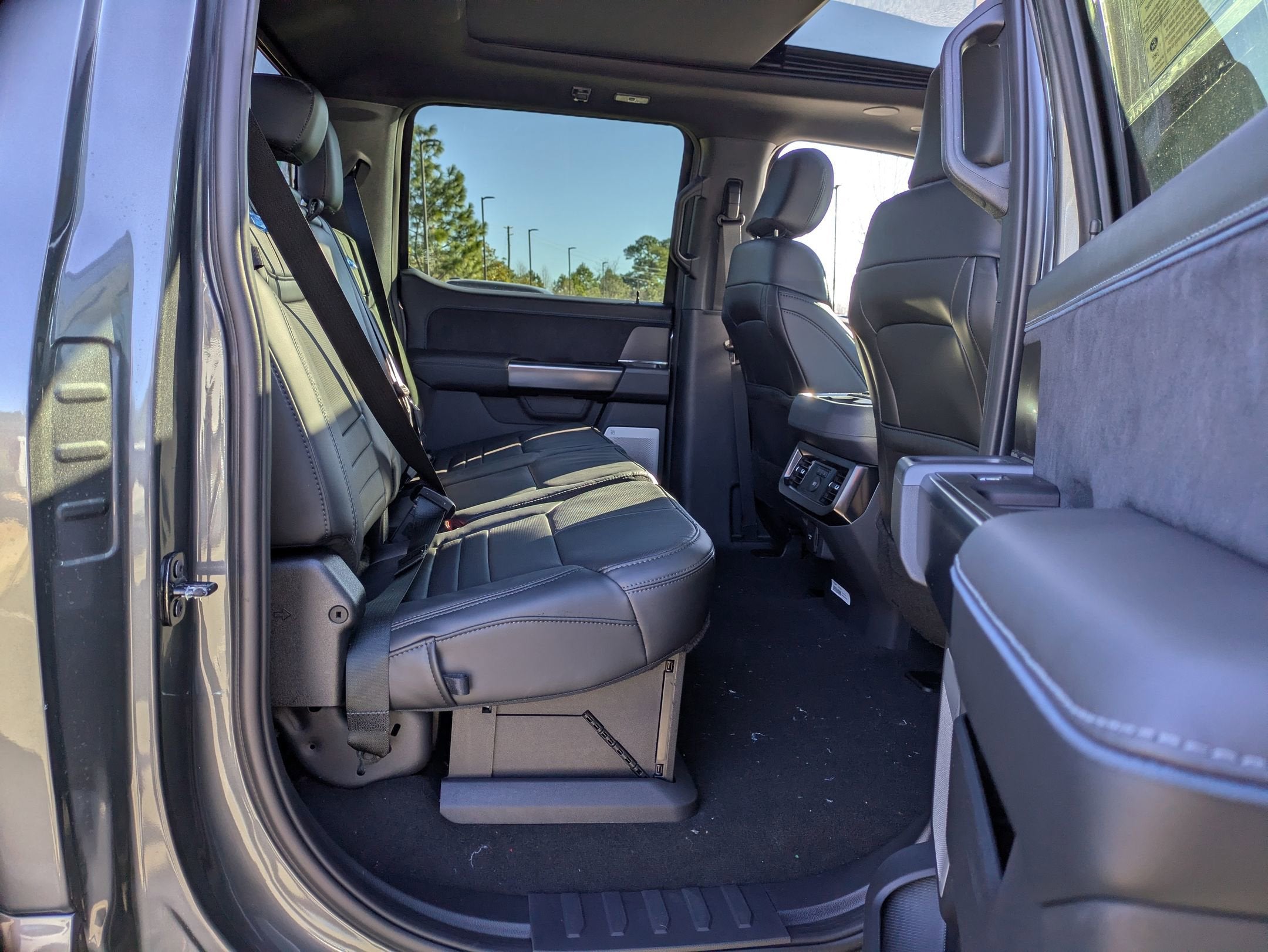 2026 Ford Super Duty F-350 SRW Platinum