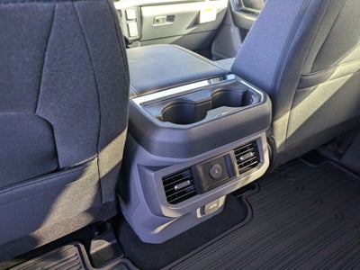 2027 Ford Super Duty F-350 SRW XLT