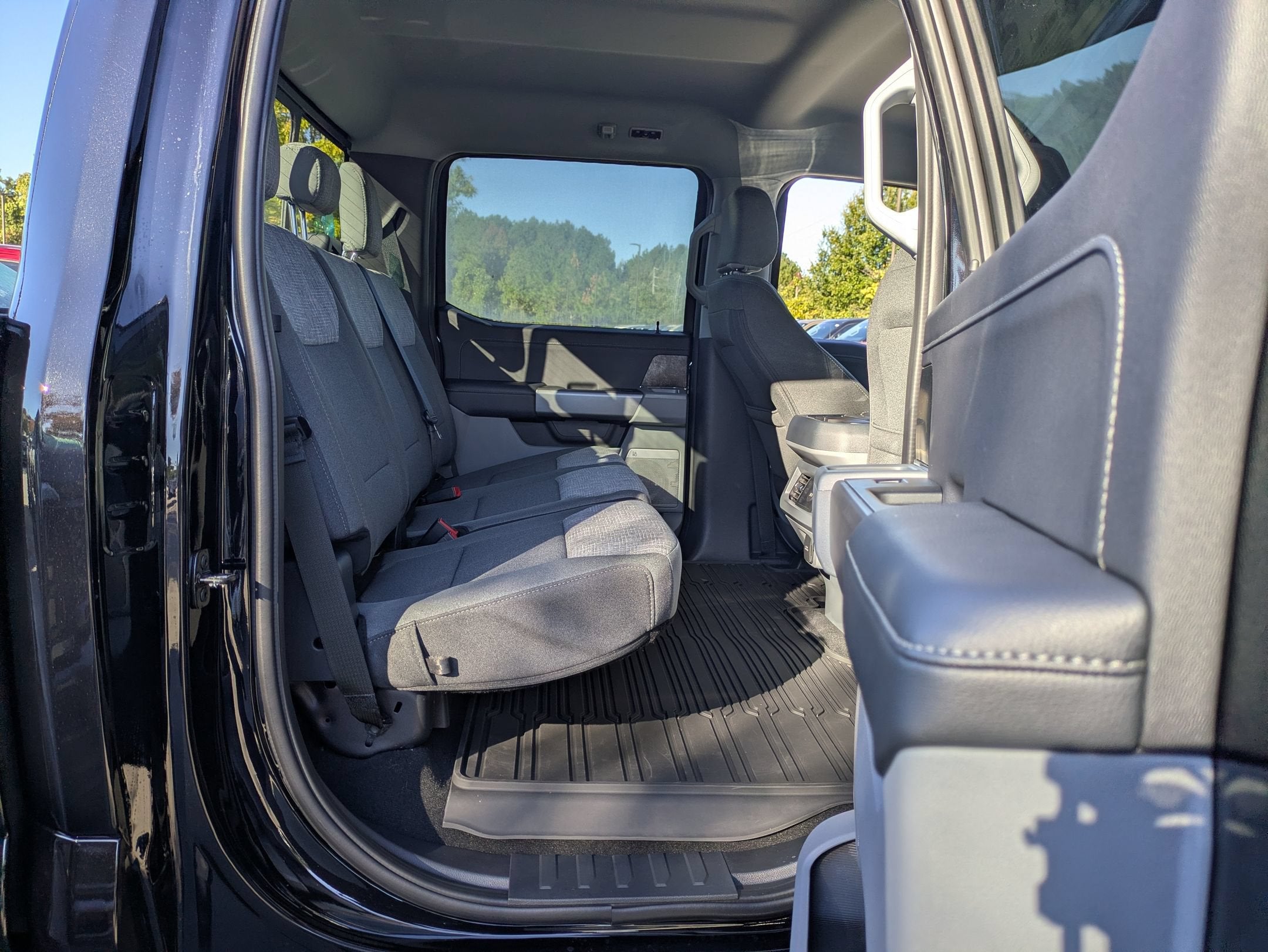 2027 Ford Super Duty F-350 SRW XLT