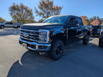 2027 Ford Super Duty F-350 SRW XLT